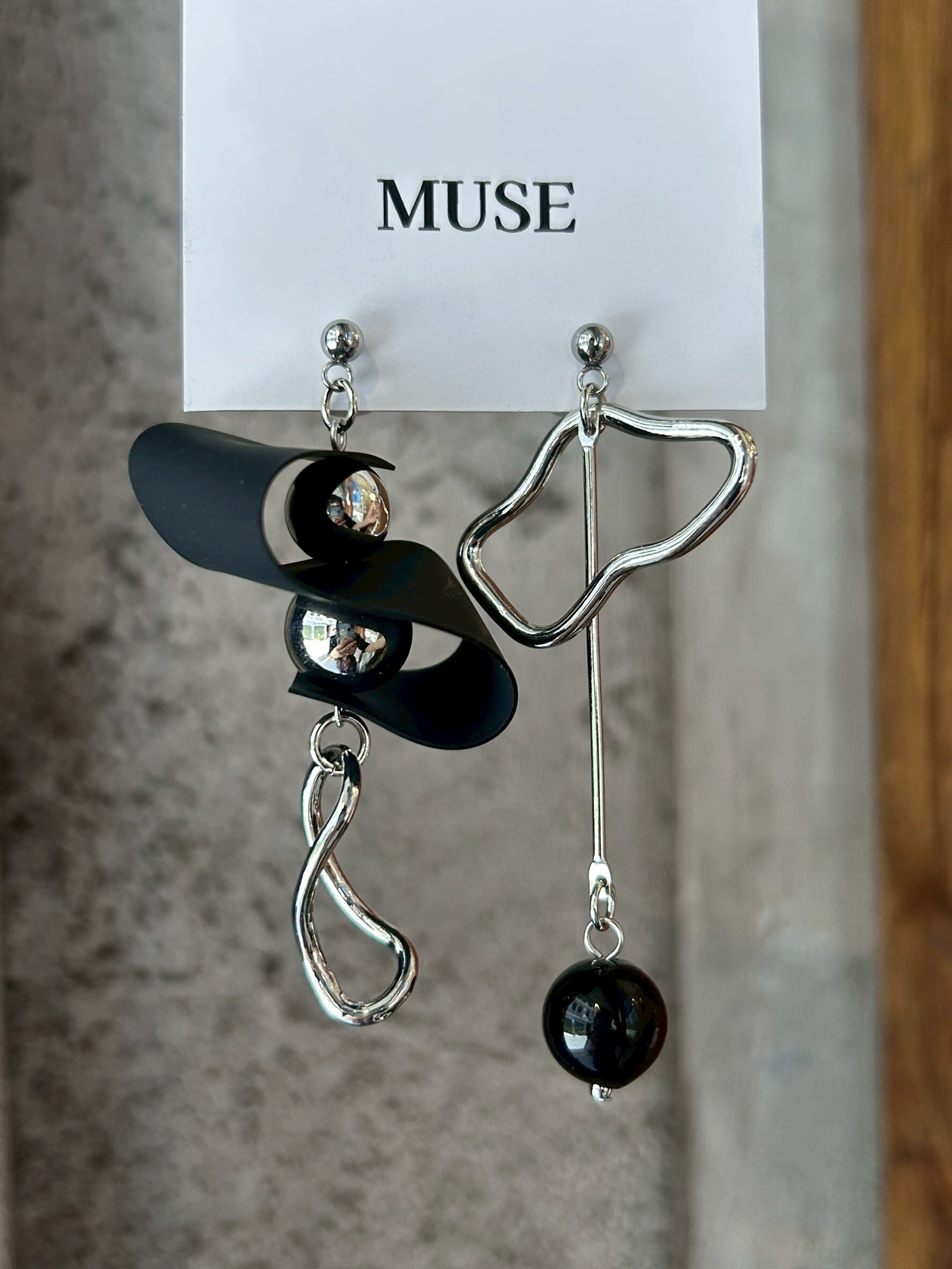 [MUSE] 異材質設計耳環 | 霧黑 | 耳夾 | NO.21