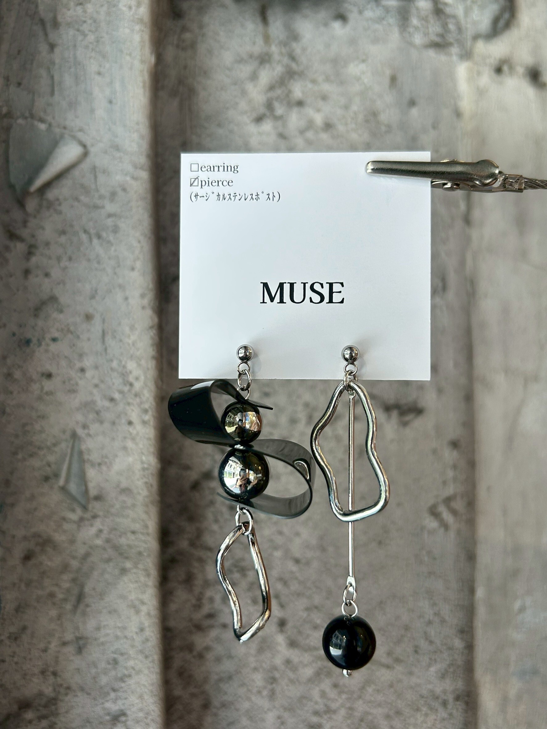 [MUSE] 異材質設計耳環 | 透黑 | 耳夾 | NO.25