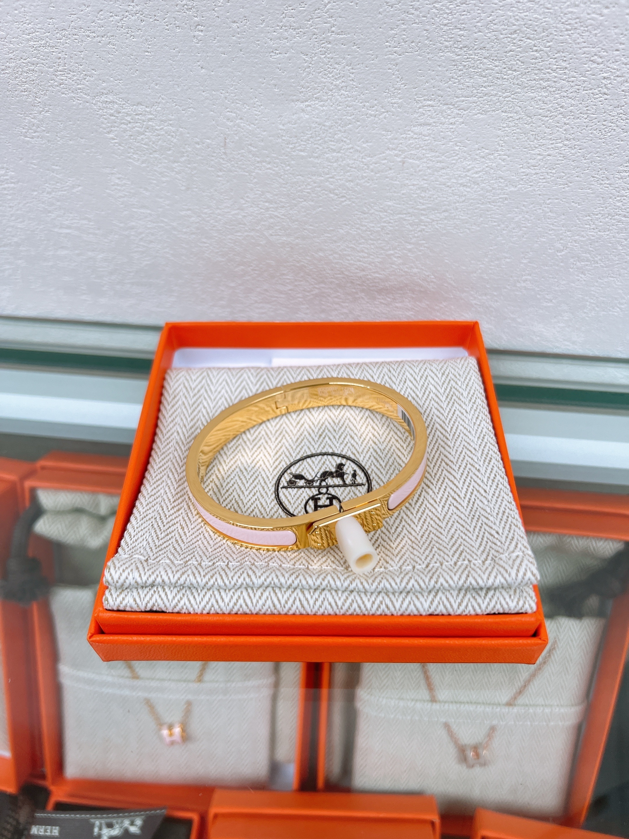 *Unused* Hermes mini clic kelly bracelet (pink/GHW)