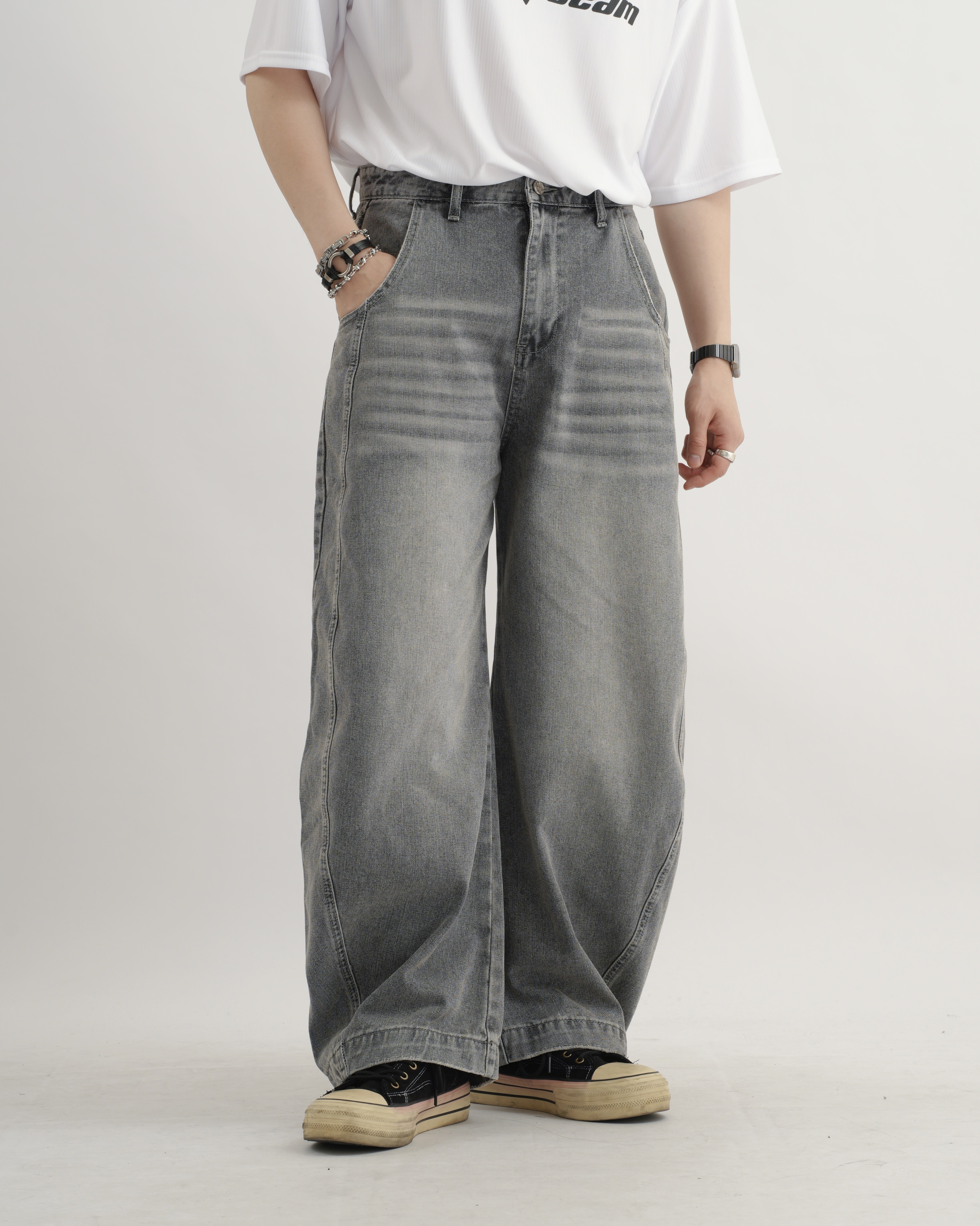 MO104 水洗牛仔彎刀褲-灰色