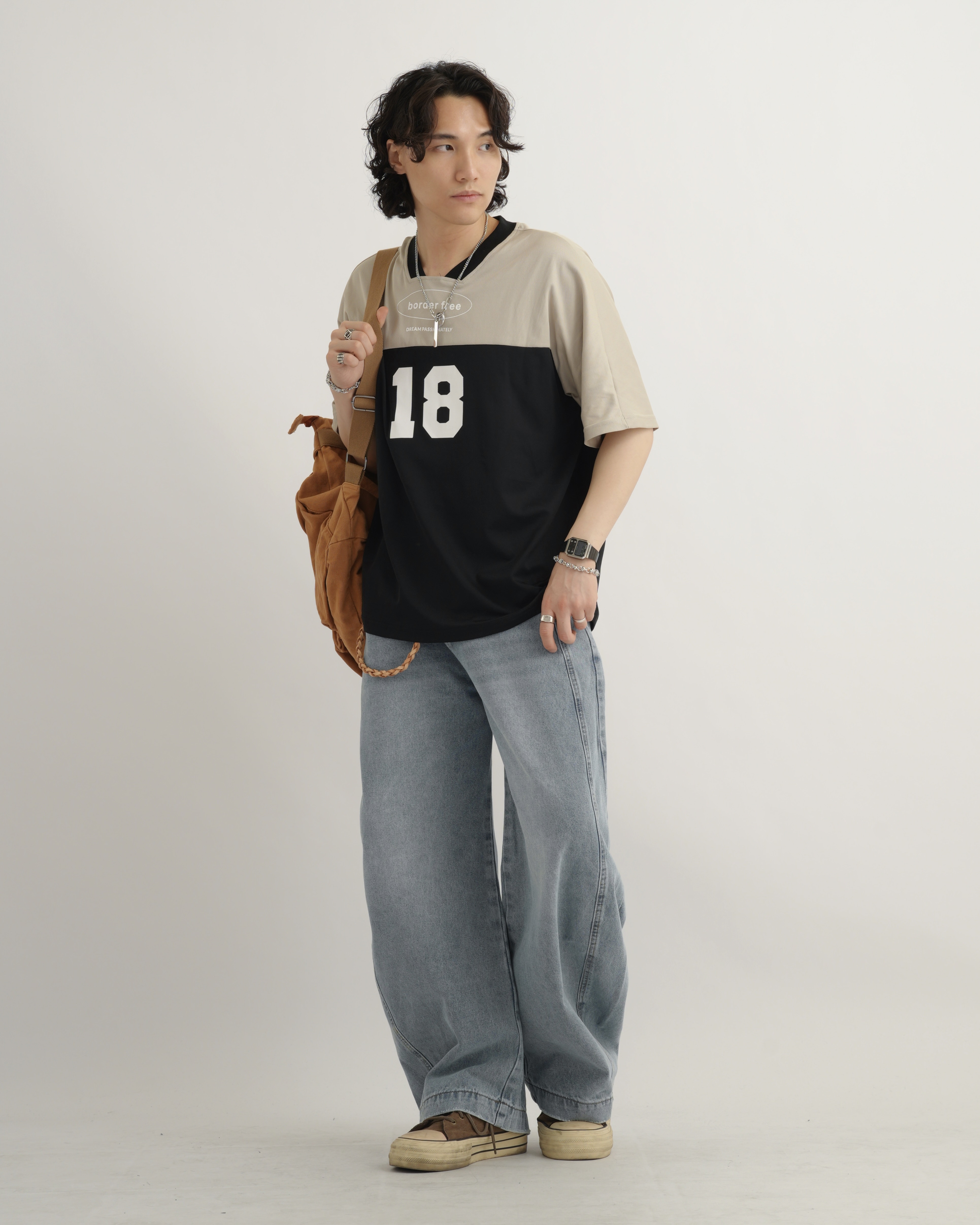 MO102 水洗牛仔彎刀褲-淺藍色