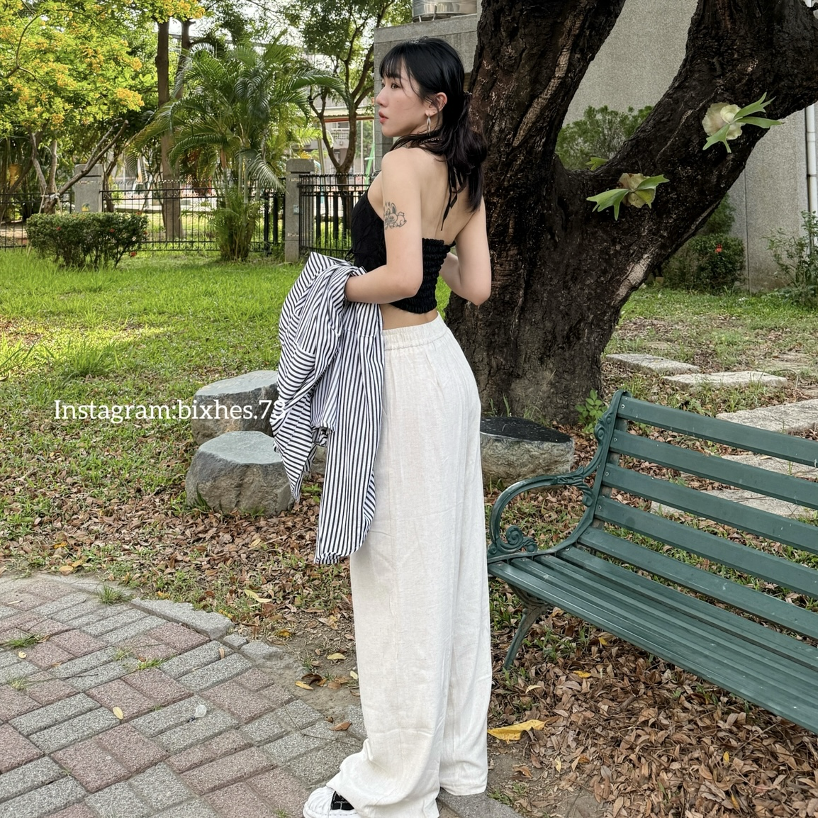 歐美掛脖黑系抹胸背心(C00088)