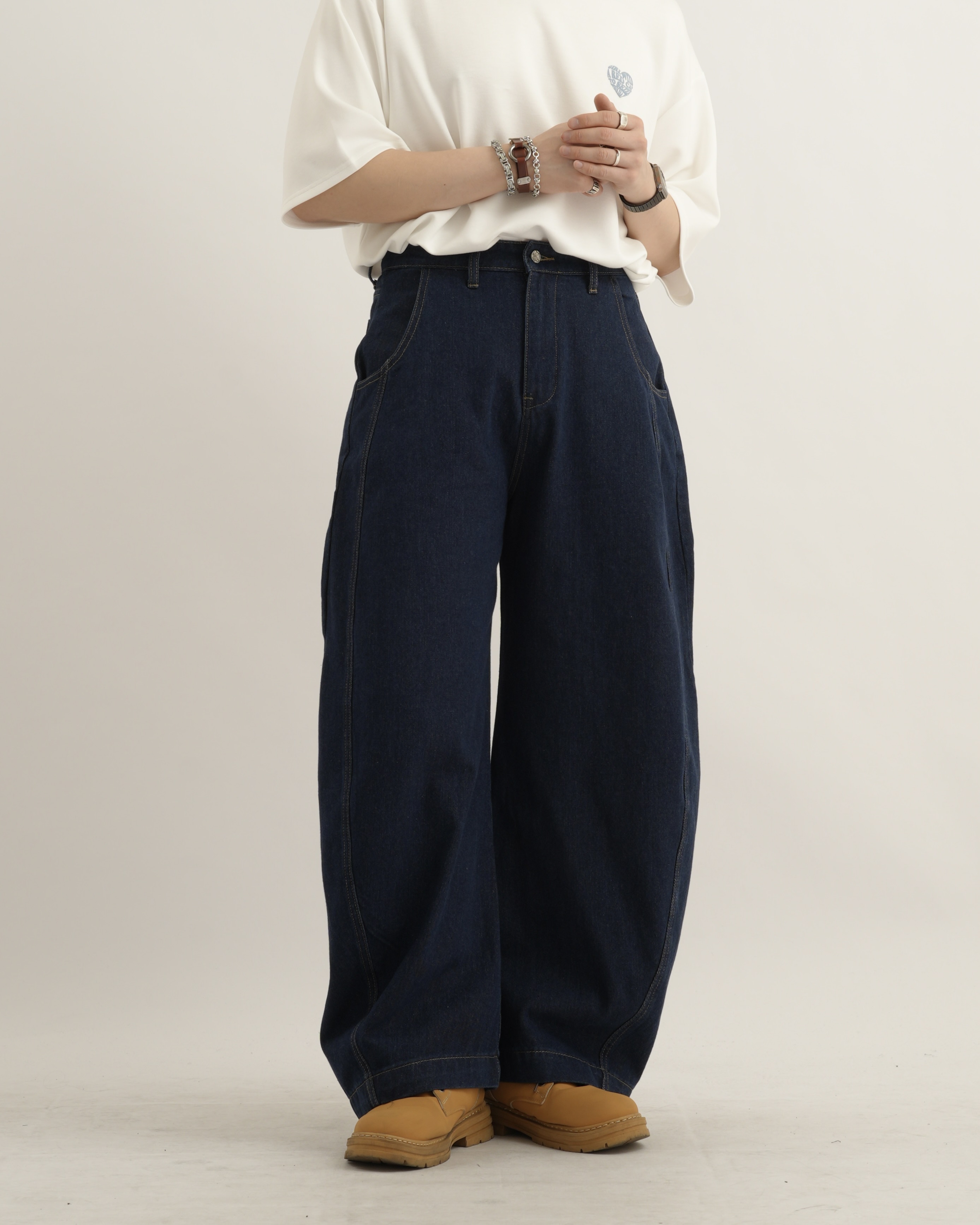 MO101 水洗牛仔彎刀褲-深藍色