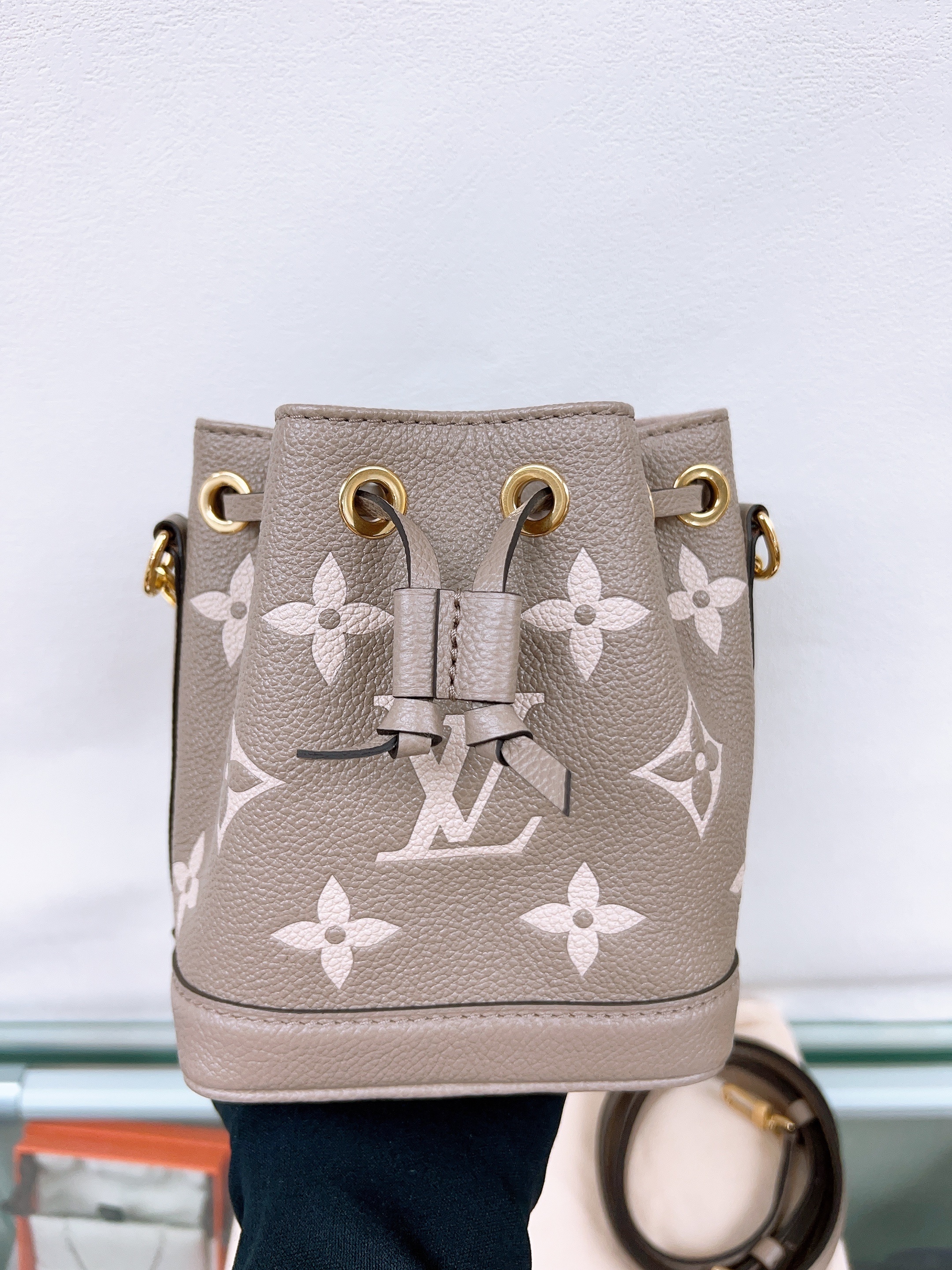 Lv noe bucket nano (grey/beige)