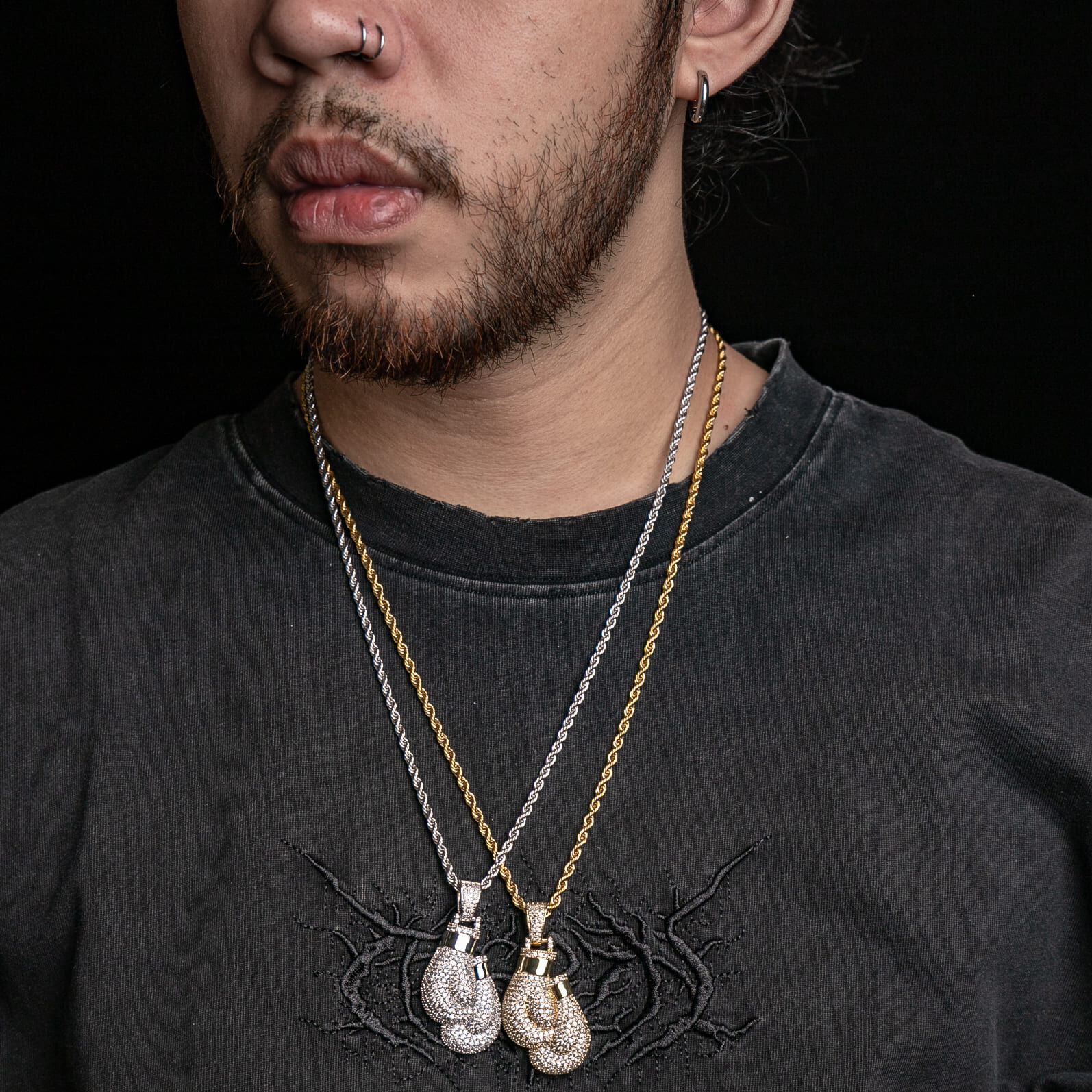 滿鑲拳擊手套墜飾