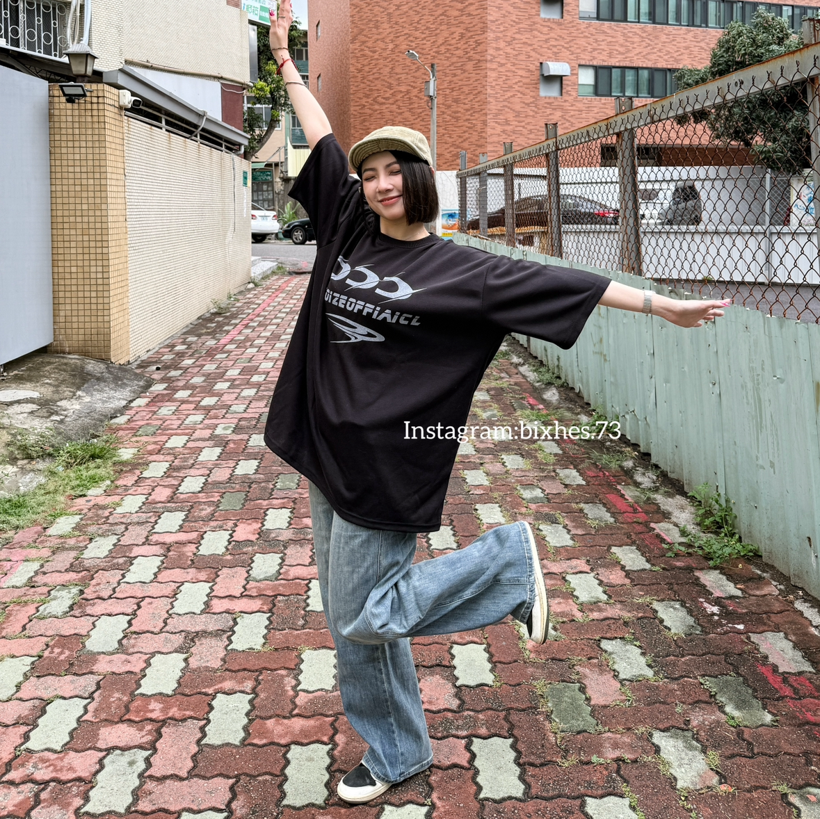 CC斑駁字寬鬆短T(A00107)