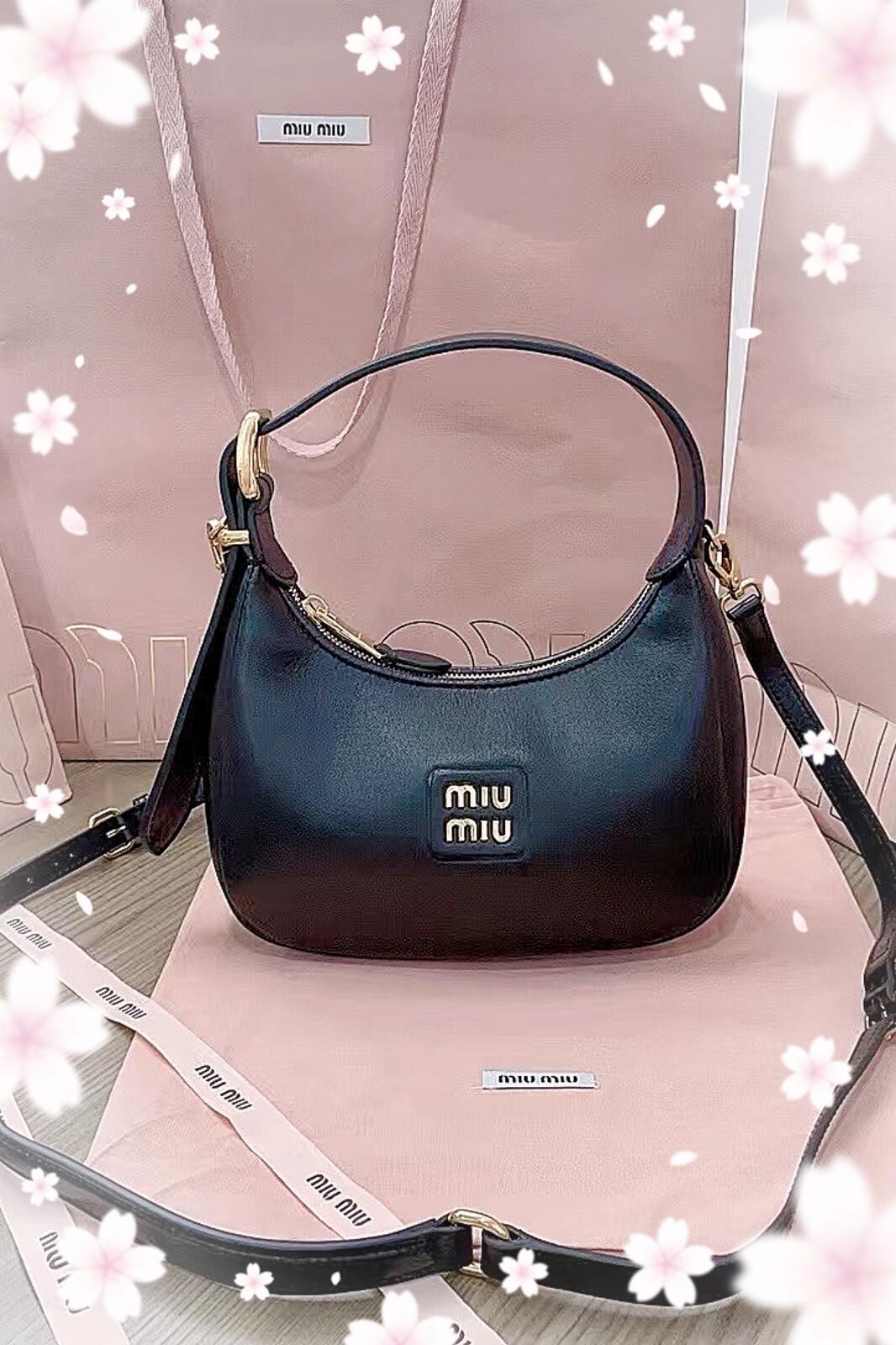 MIU MIU「黑金Hobo公主包」