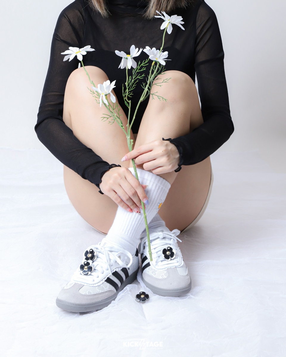 [緊急開團代購無退換] 女鞋 ADIDAS SAMBA OG W 灰白 黑白 蕾絲 山茶花 小花 小香風 楊紫 同款 麂皮 復古 芭蕾風 德訓鞋 扁鞋 休閒鞋【IH3371】香奈兒