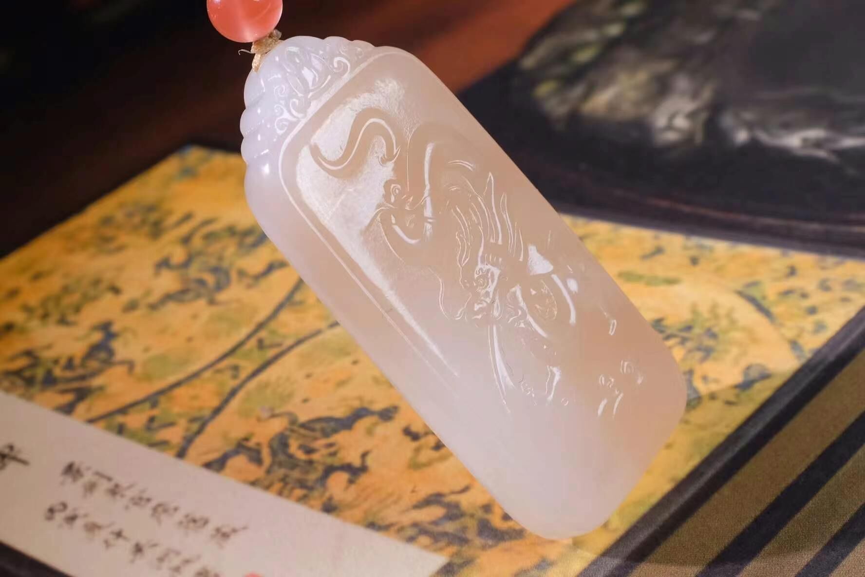 42478 和田玉龍掛件