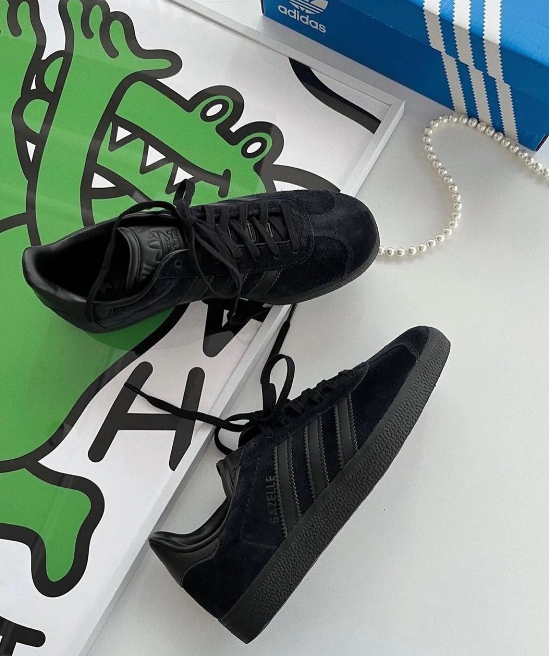 ADIDAS GAZELLE 全黑 黑武士 仿皮革 絨毛 復古 男鞋 CQ2809 / 預購