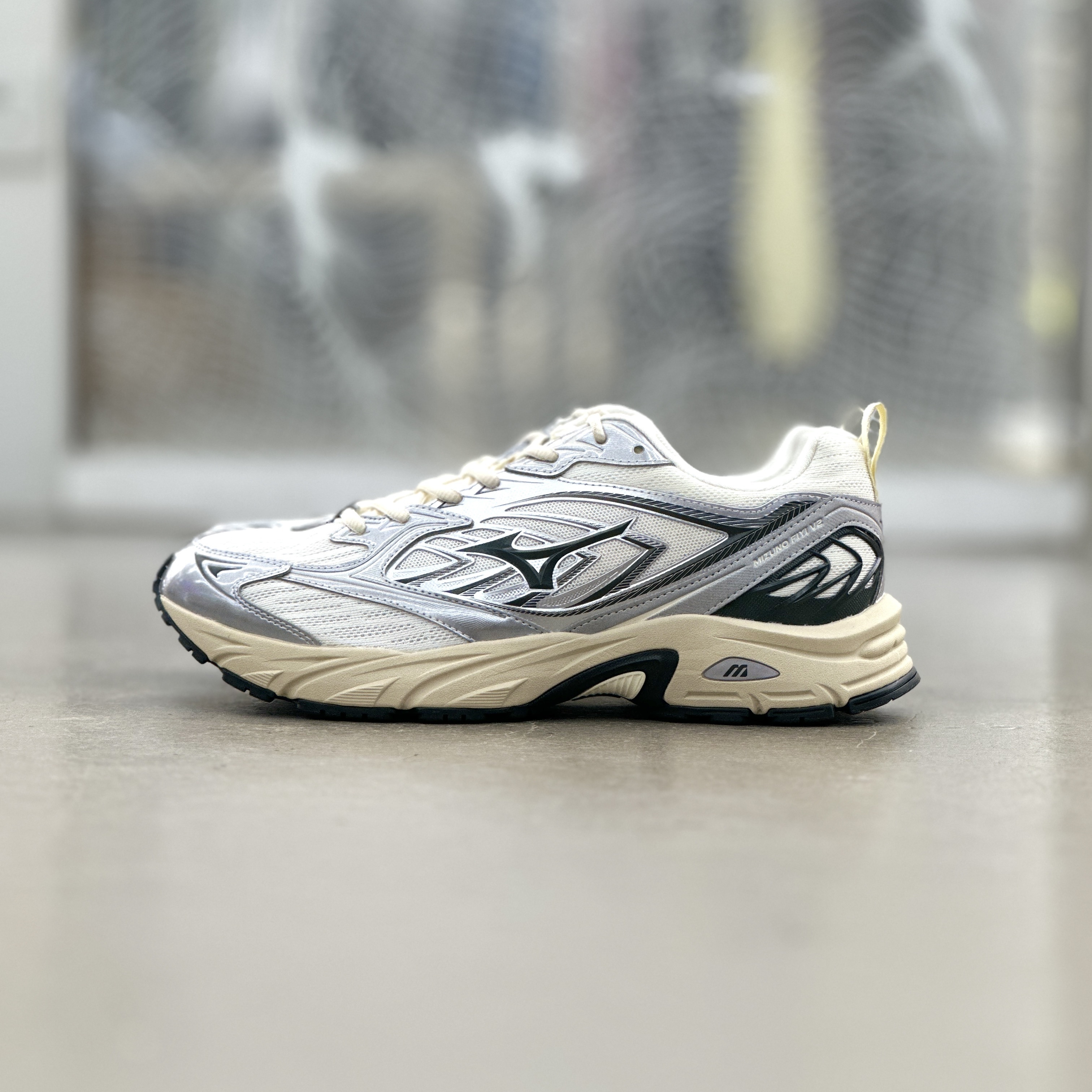 Mizuno FIVI V2 White Silver l D1GH241511