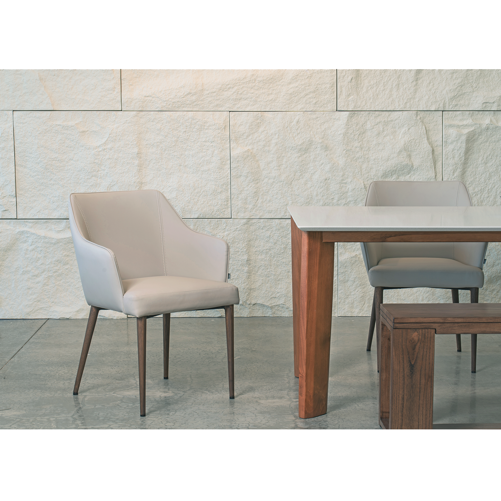 Hatch 耐磨科技皮美胡木紋腳餐椅 - 玄米白〔CH301SW〕