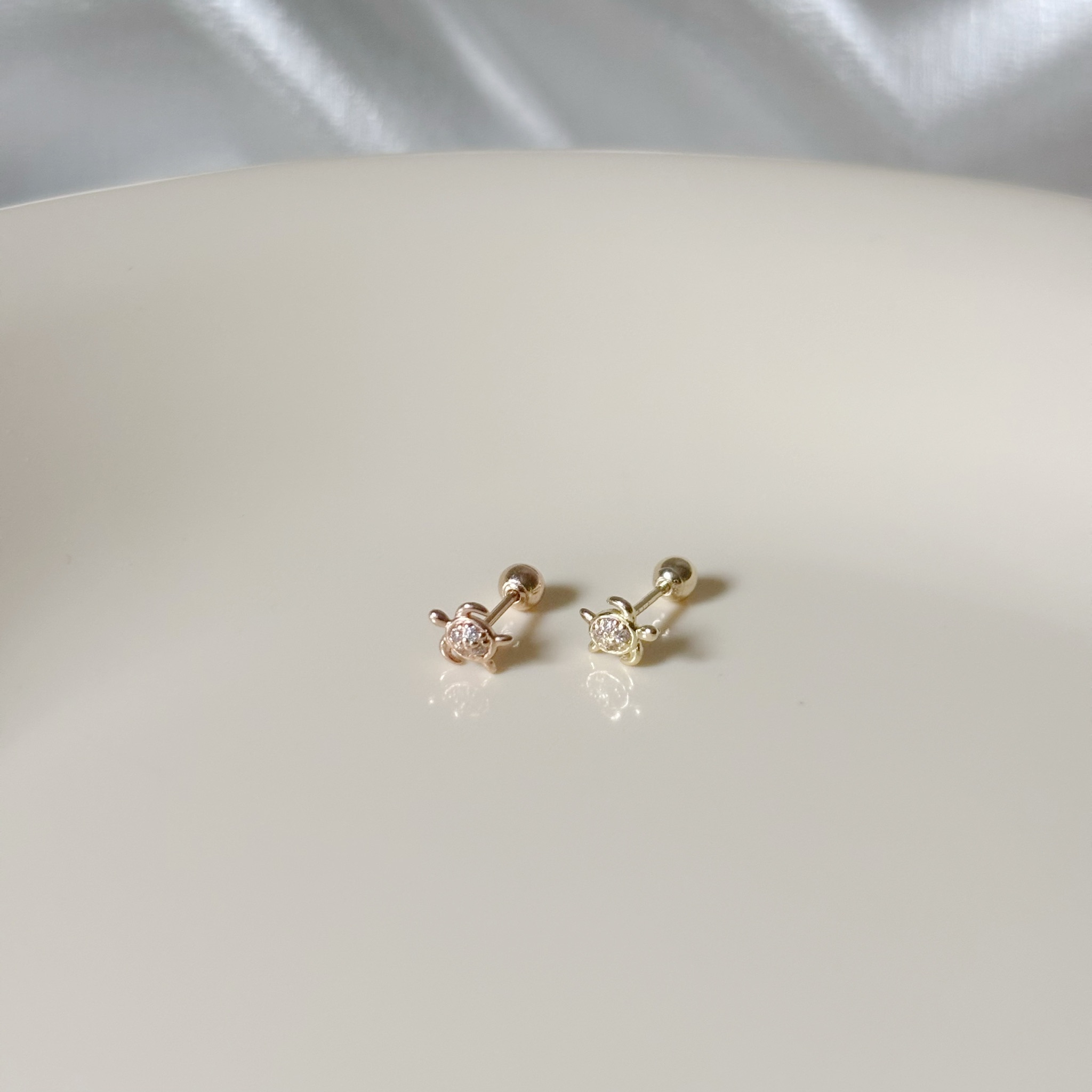 14K小海龜碎鋯轉珠耳環