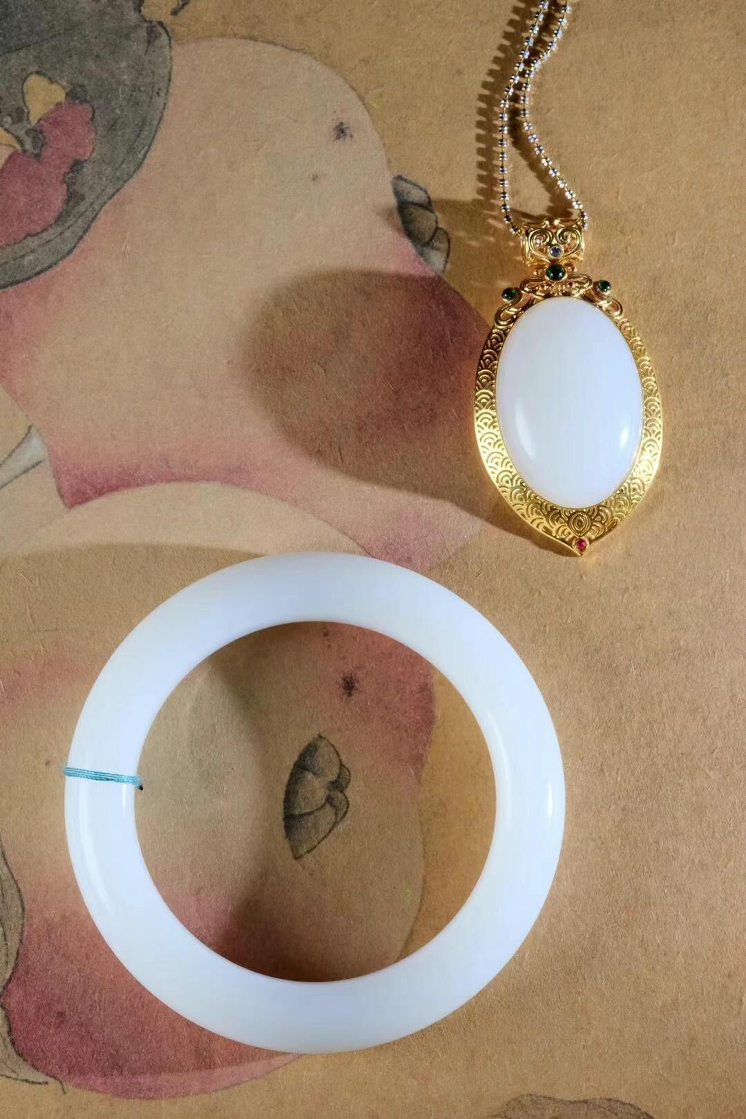 424713 55mm和田玉羊脂手鐲吊墜