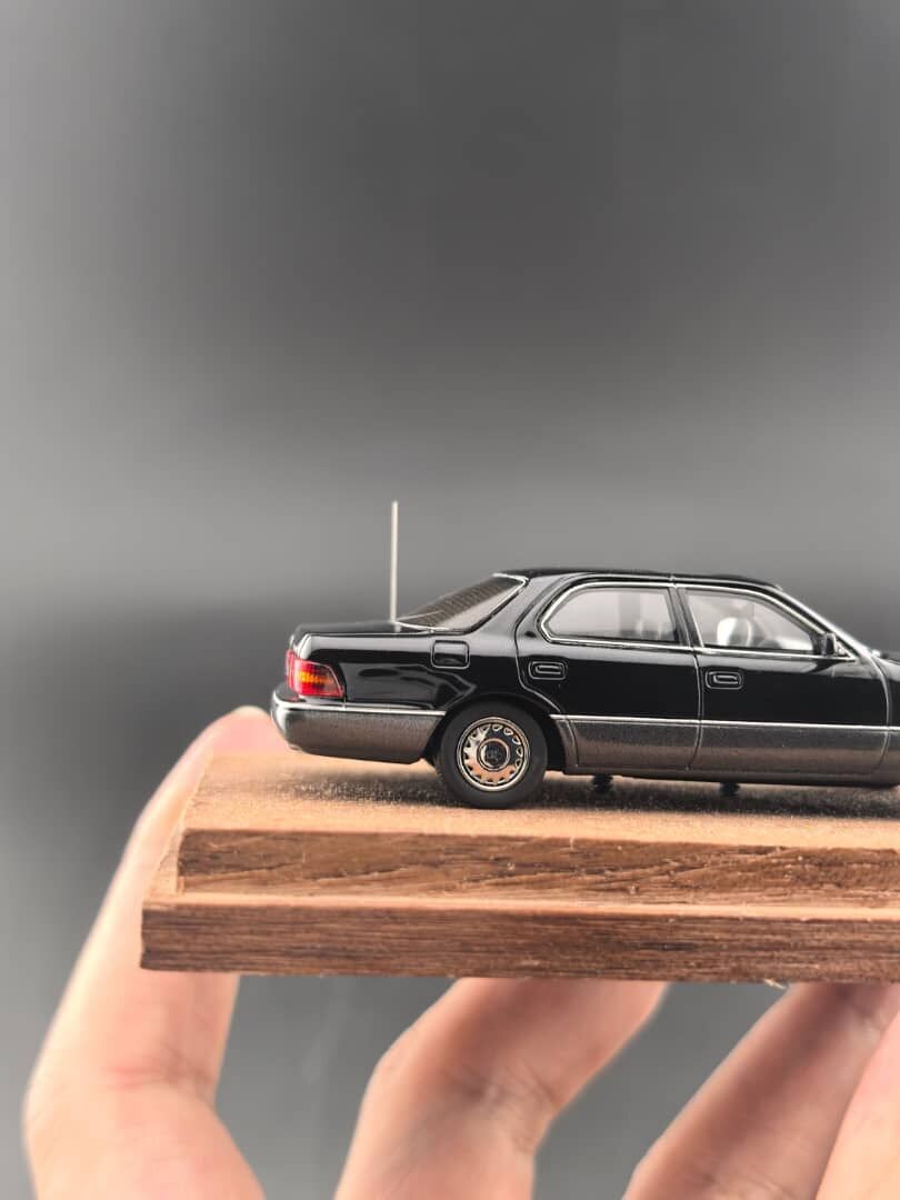 預訂:1/64 FineWorks64 Lexus LS400 Black/ Grey LHD (FWLLS400BKG )