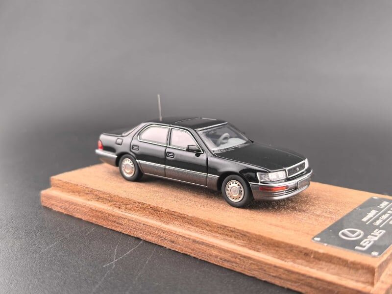 預訂:1/64 FineWorks64 Lexus LS400 Black/ Grey LHD (FWLLS400BKG )