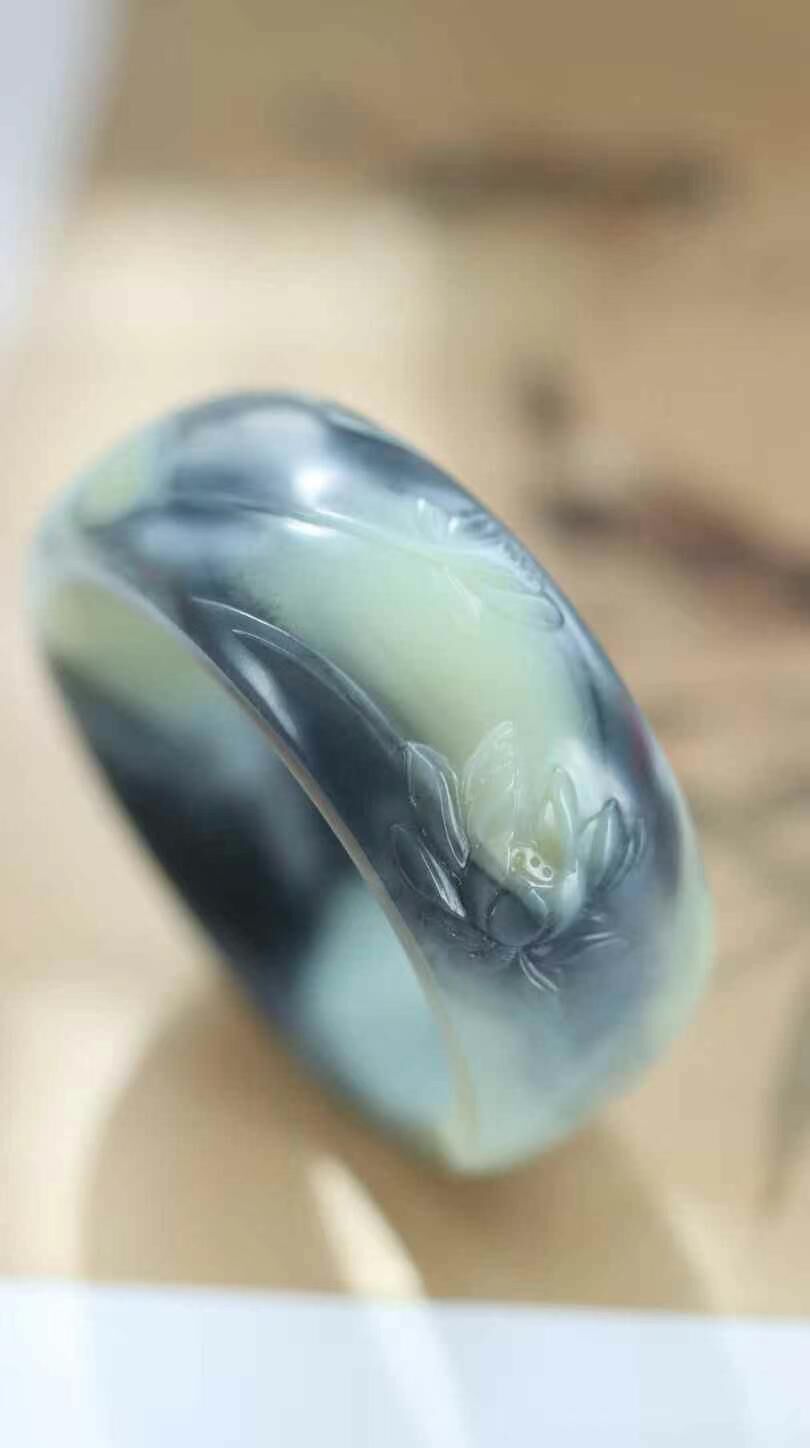 424720 57mm和田玉籽料青花雕花手鐲 (56-58)