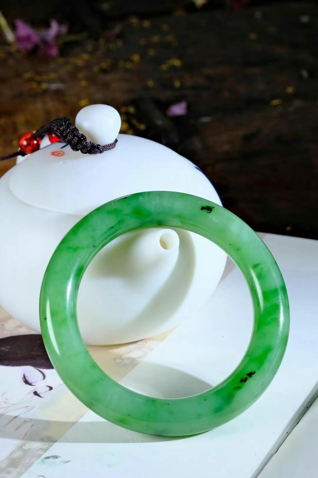 424724 56.9mm和田玉蘋果綠獼猴桃圓條手鐲 (56-58)