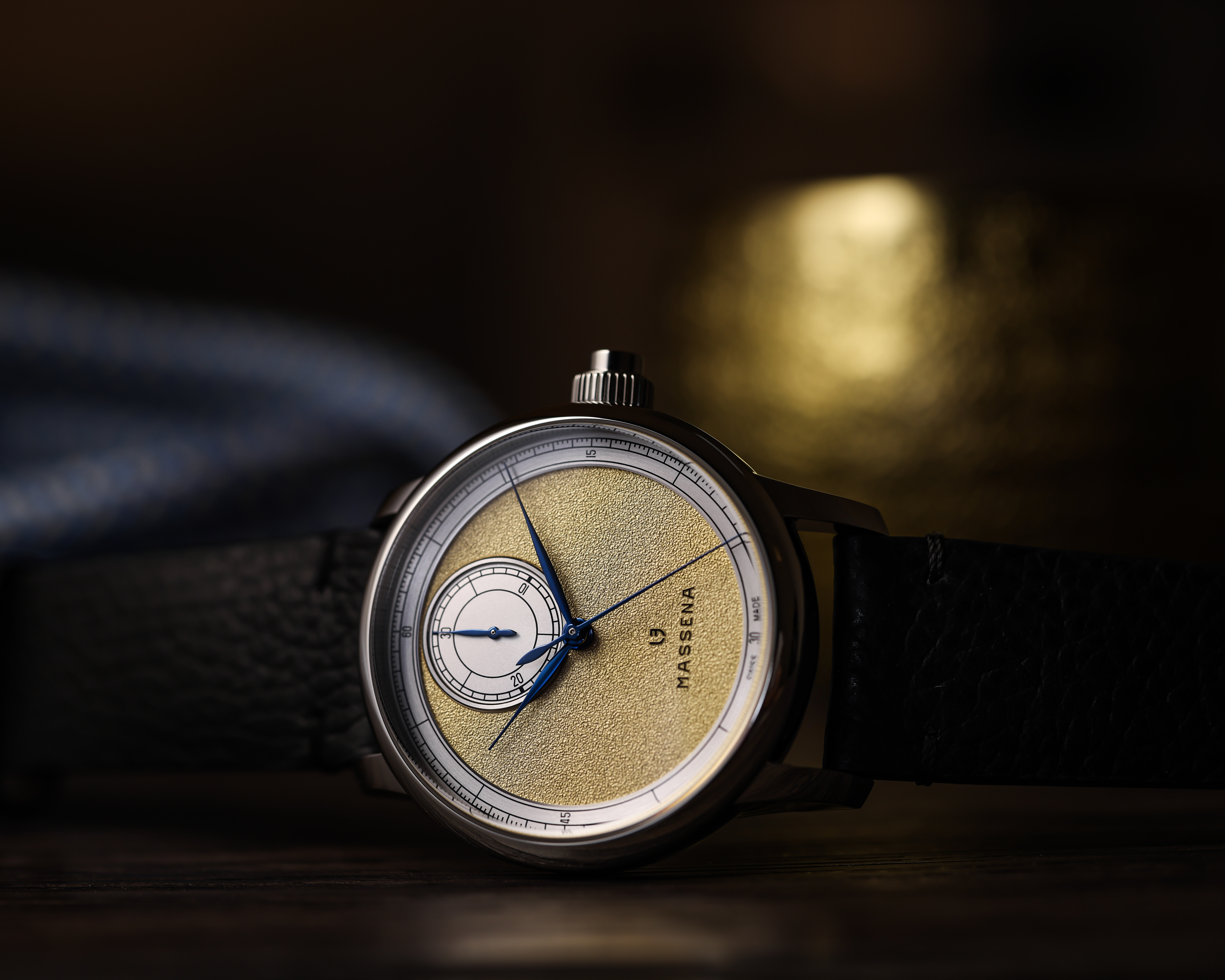 Le Chronographe Monopoussoir Louis Erard x Massena LAB, GOLD