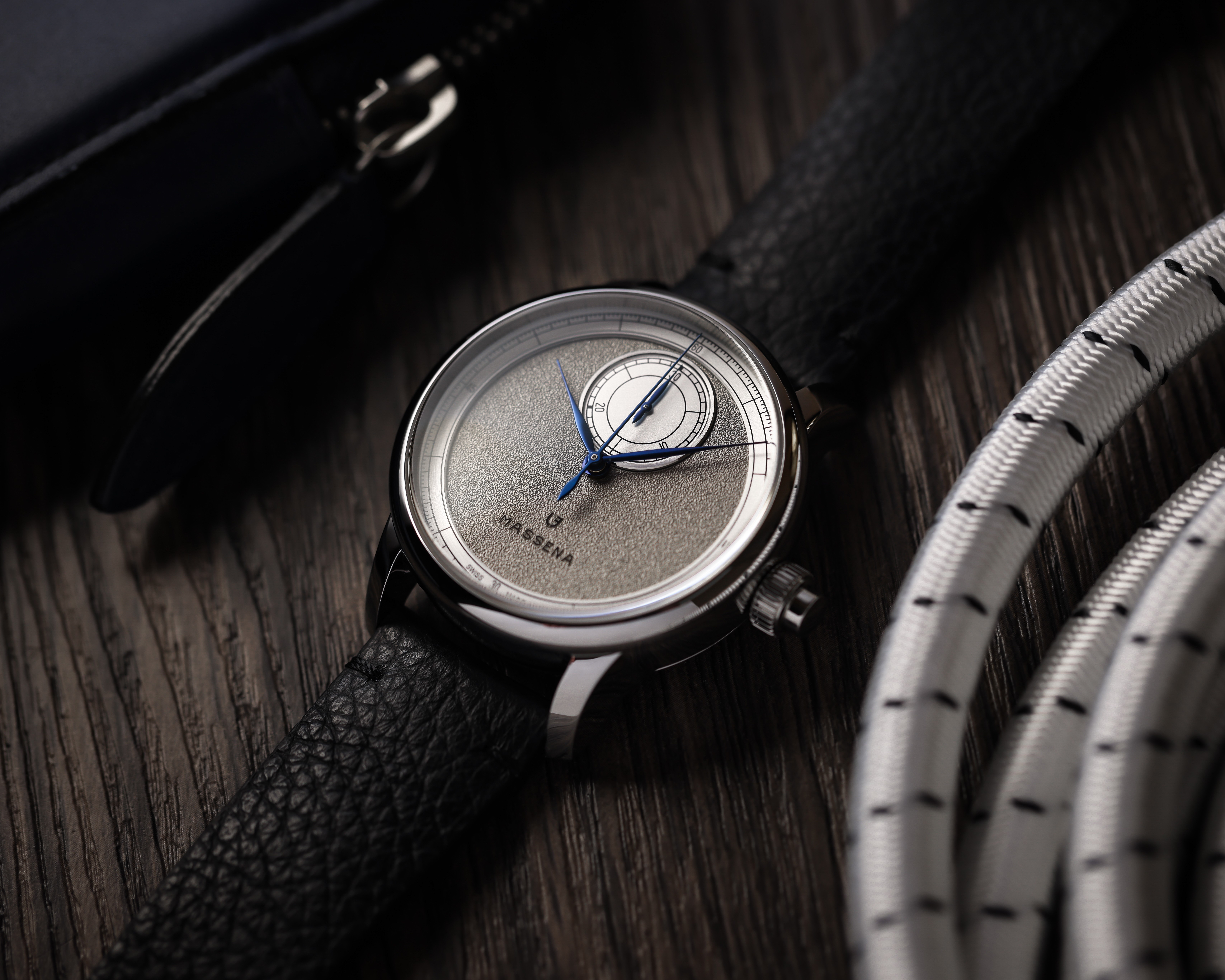Le Chronographe Monopoussoir Louis Erard x Massena LAB, SILVER