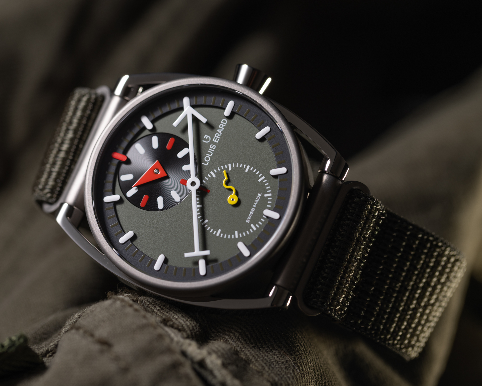 Le Régulateur Louis Erard x Alain Silberstein Khaki規範指針腕錶