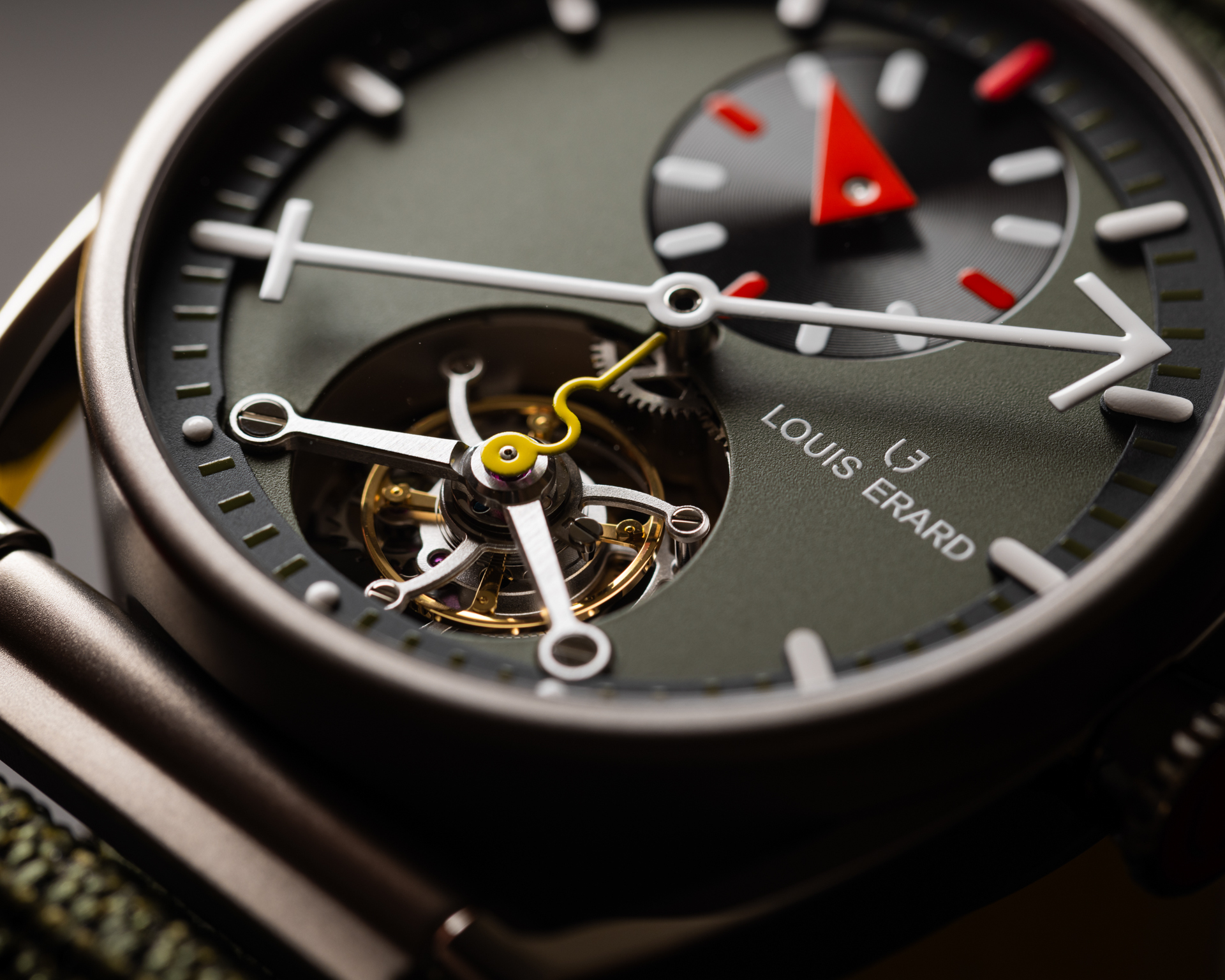 Le Régulateur Tourbillon Louis Erard x Alain Silberstein Khaki規範指針陀飛輪腕錶