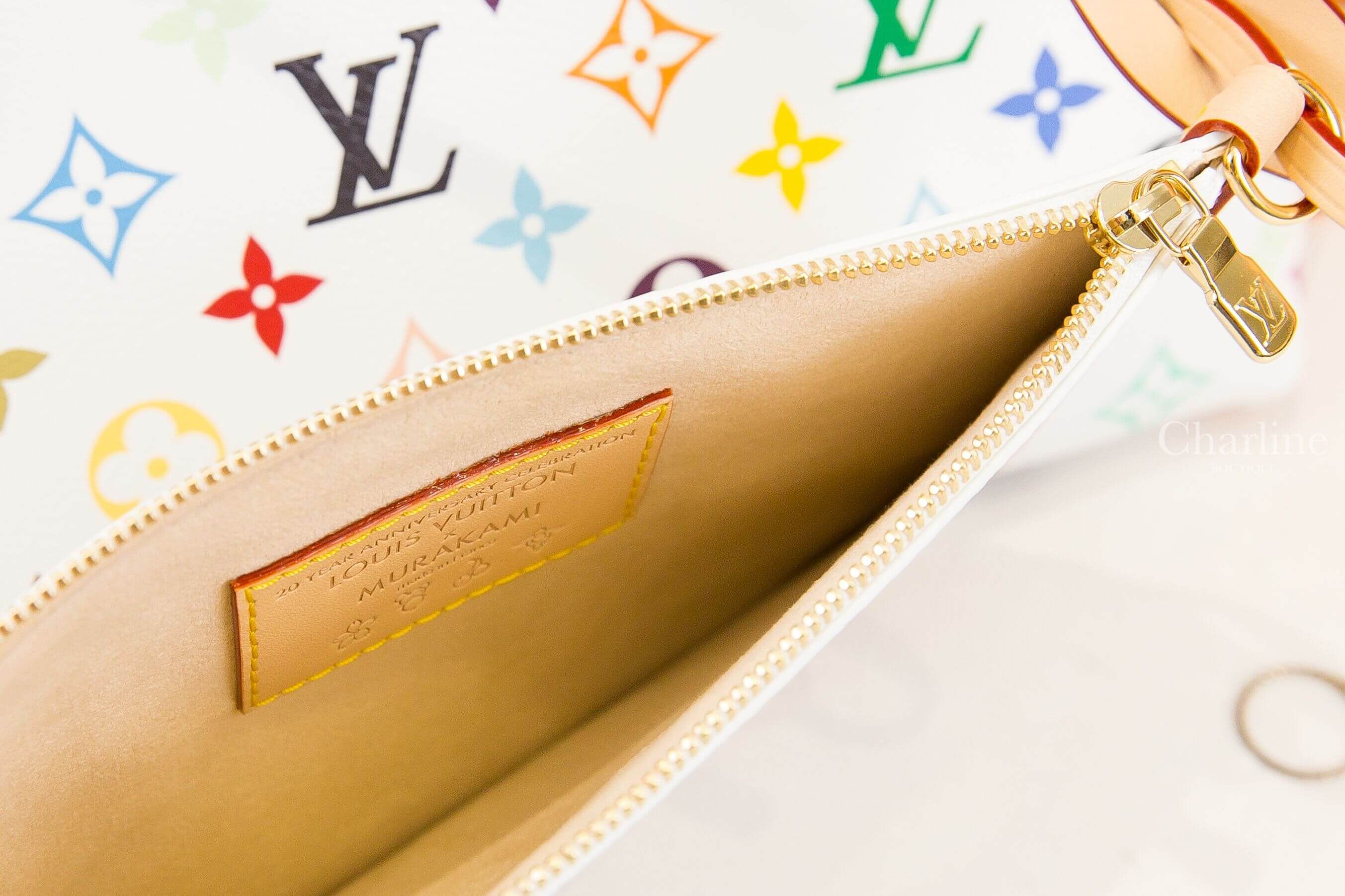 Louis Vuitton LV x TM CarryAll PM Bag 聯名款白色三彩老花牛皮飾邊蝴蝶結吊牌小型手提肩背包-Charline Boutique 精品代購