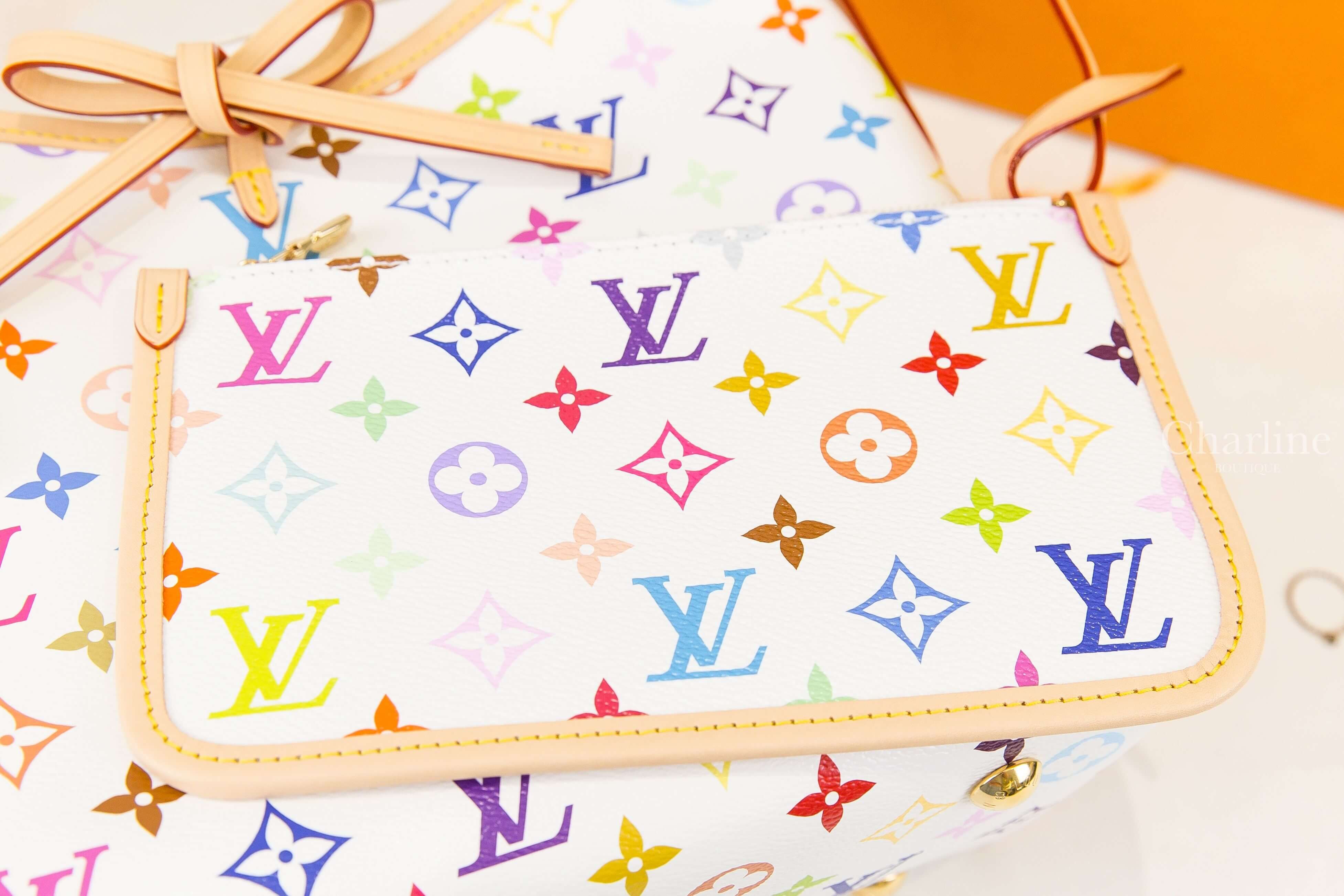 Louis Vuitton LV x TM CarryAll PM Bag 聯名款白色三彩老花牛皮飾邊蝴蝶結吊牌小型手提肩背包-Charline Boutique 精品代購