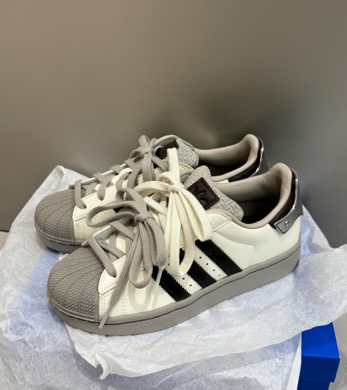 Adidas Originals Superstar 伯爵奶霜 米白色 白灰色 銀色 皮革 復古 貝殼鞋 JQ6250/預購