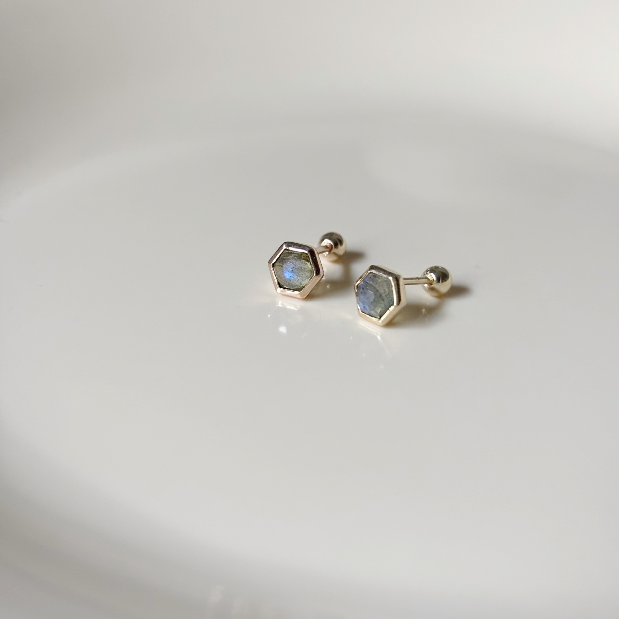 14K六邊形拉長石轉珠耳環