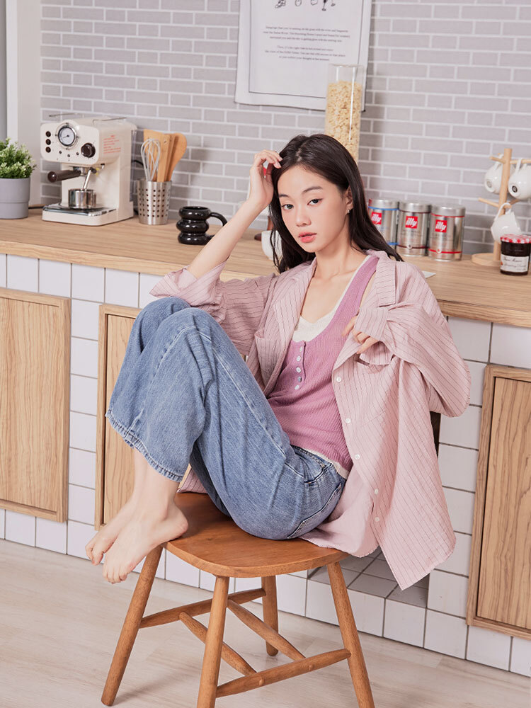 OH！HER 細緻條紋小V領棉麻襯衫