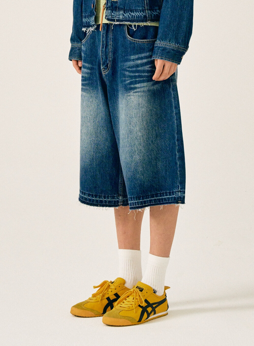 ハーフ・ショートパンツ SATUR Gabon denim bermuda pants light blue SA252UHT01LB SATUR] Gabon Denim Bermuda Pants