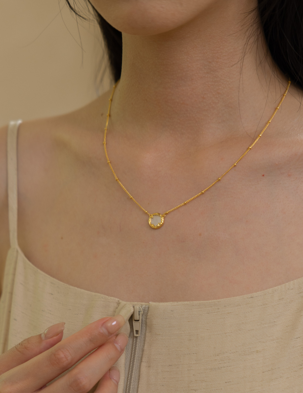 白貝熔岩雙面墜鍊（金色）