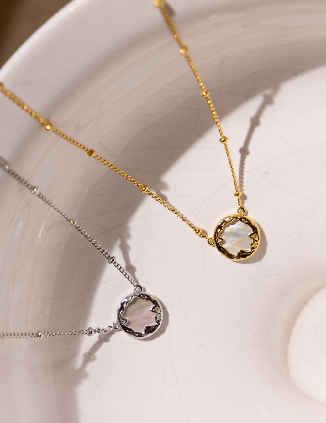 白貝熔岩雙面墜鍊（銀色）