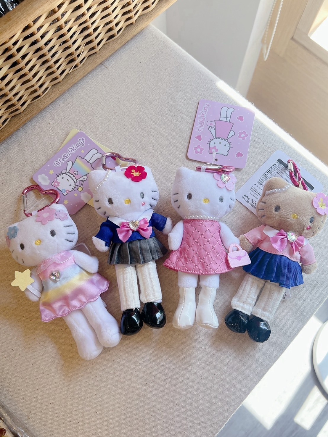 <🇯🇵日本限定> HELLO KITTY長腿娃娃 2.0 愛心鑰匙扣 玩偶 毛絨掛件