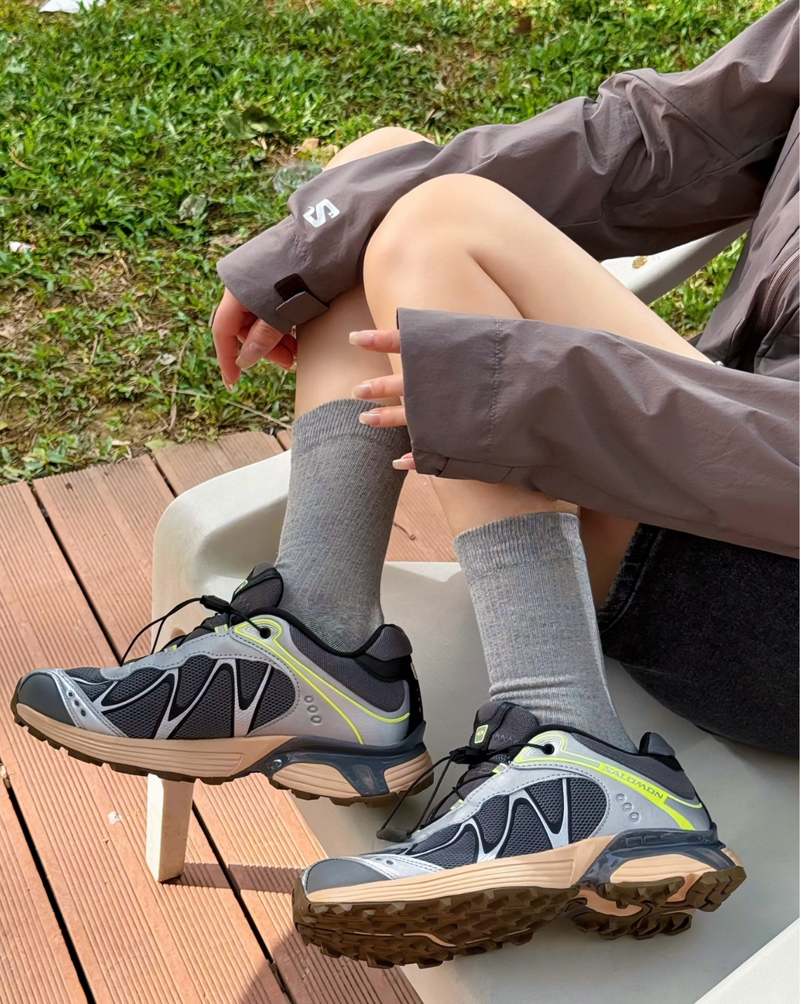 SALOMON XT-WHISPER 銀色越野跑鞋