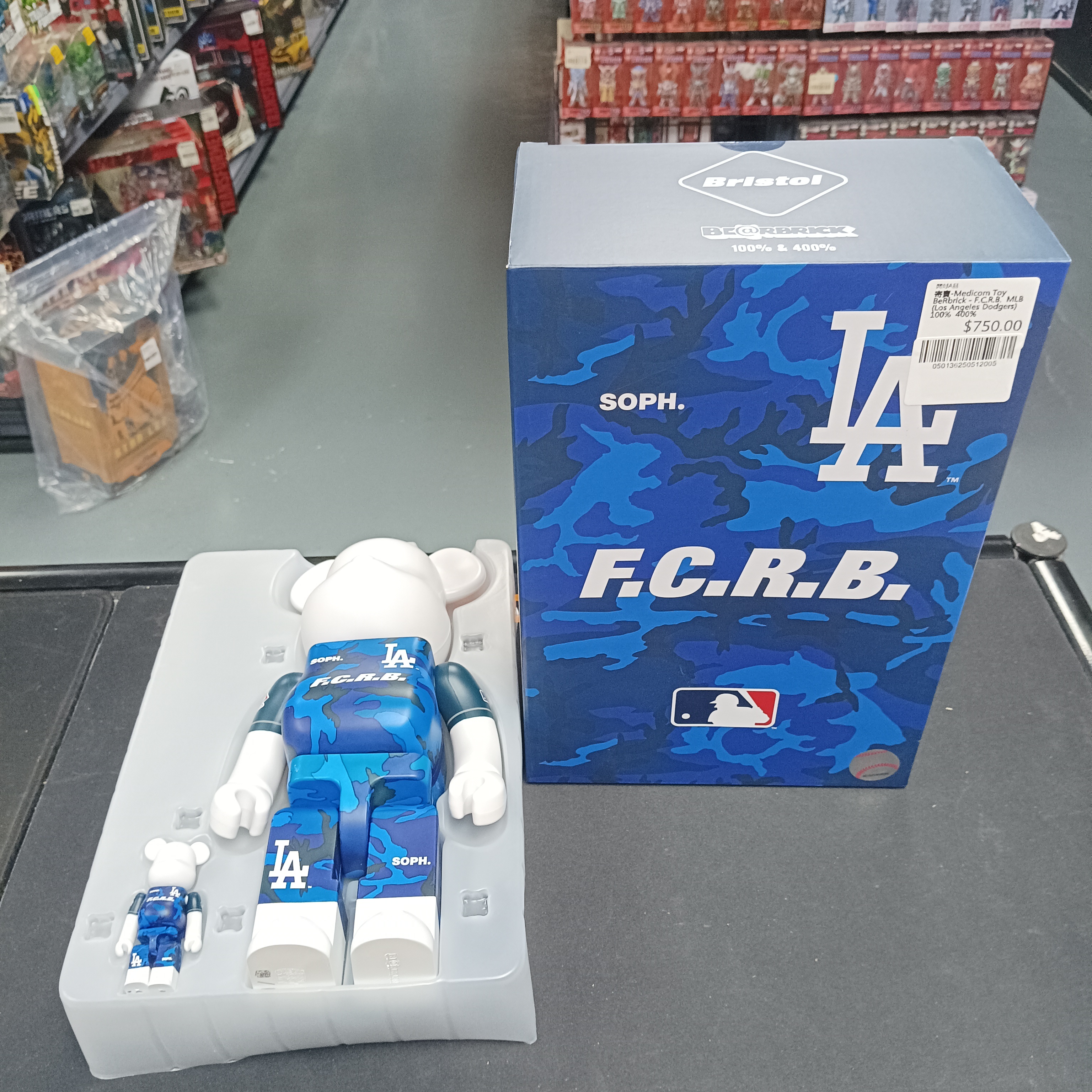 寄賣-Medicom Toy Be@Rbrick - F.C.R.B. × MLB (Los Angeles Dodgers) 100% & 400%