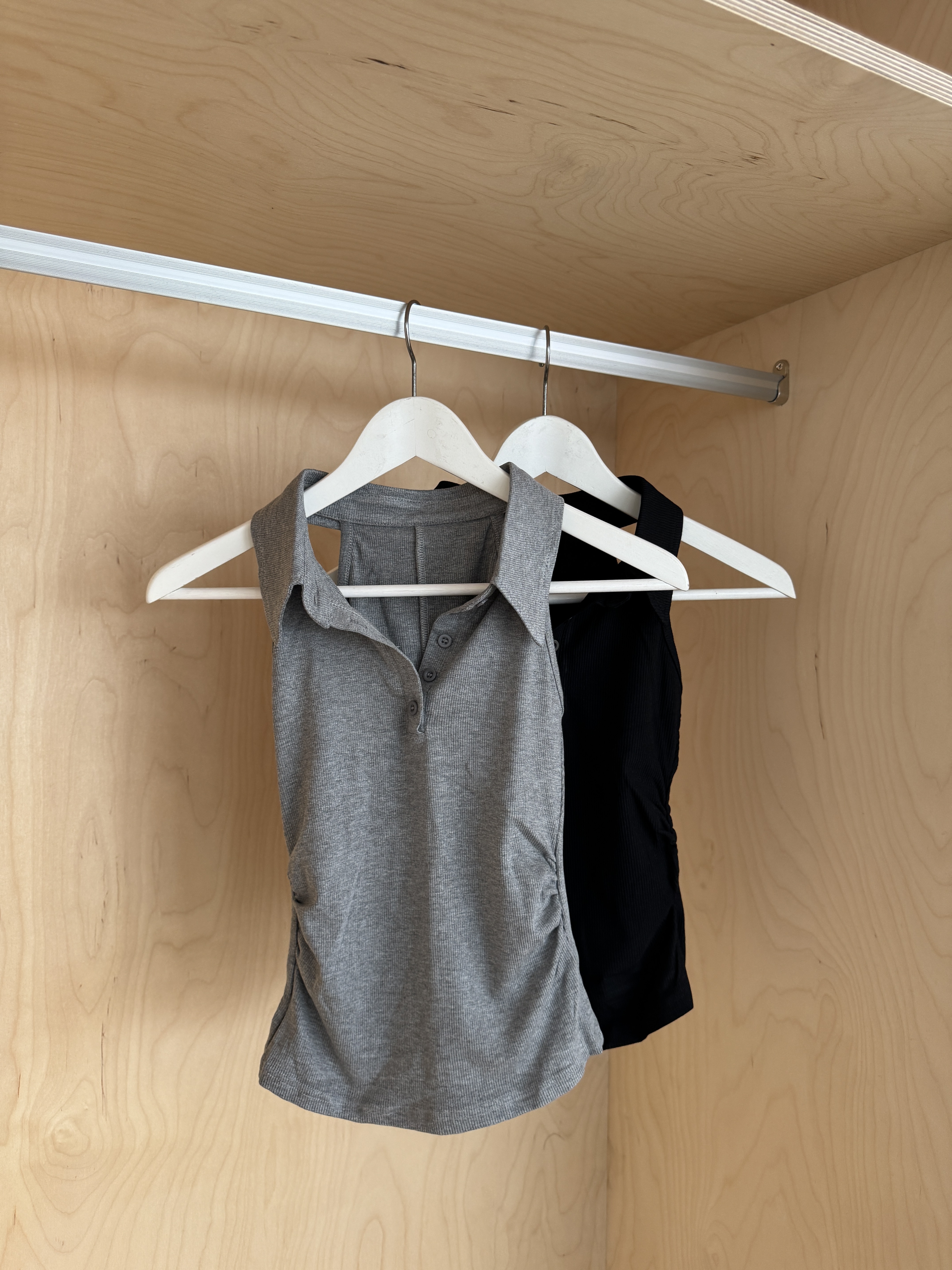 必買🥣Polo領排扣挖肩背心(3色)