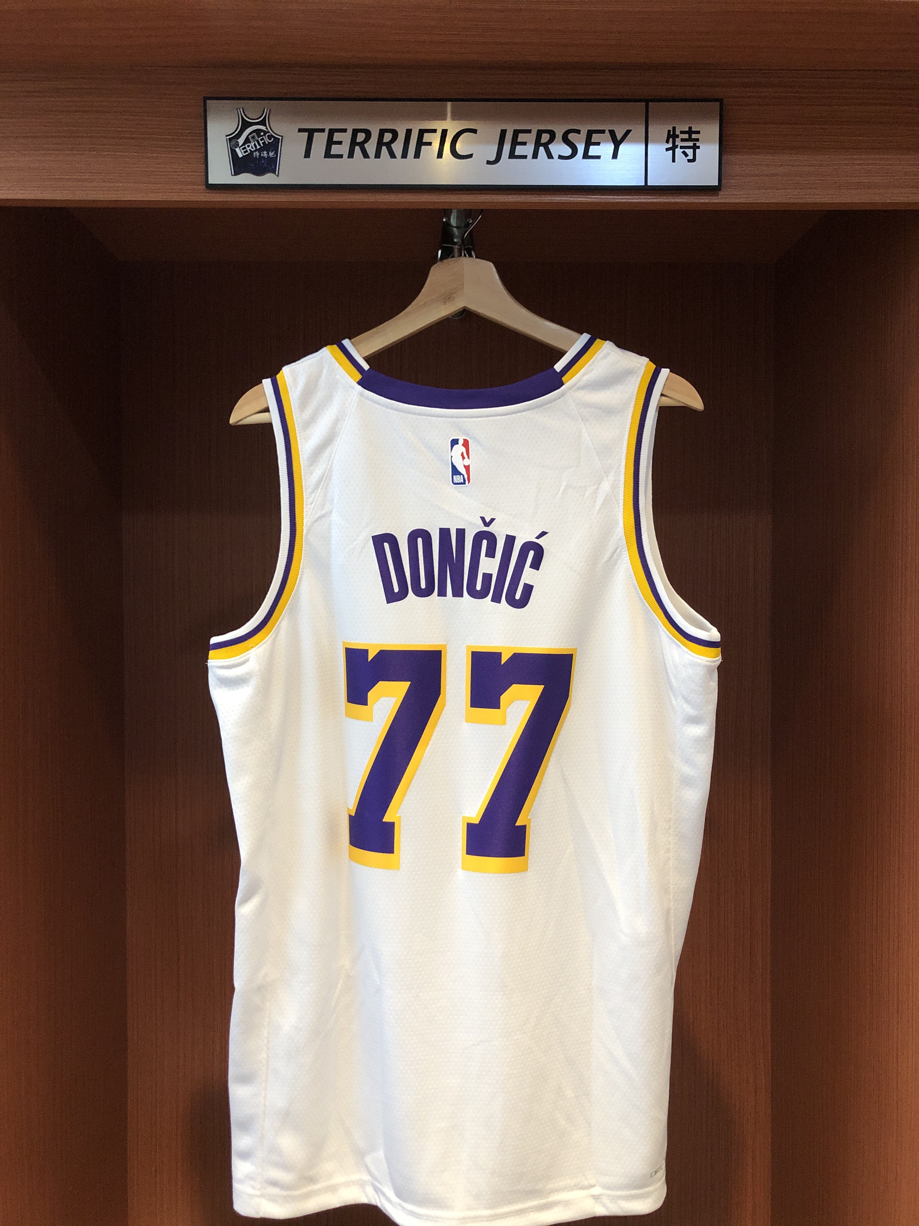 NBA球衣 Luka Doncic 洛杉磯湖人白 Association Nike Swingman 球迷版 熱轉印 全新