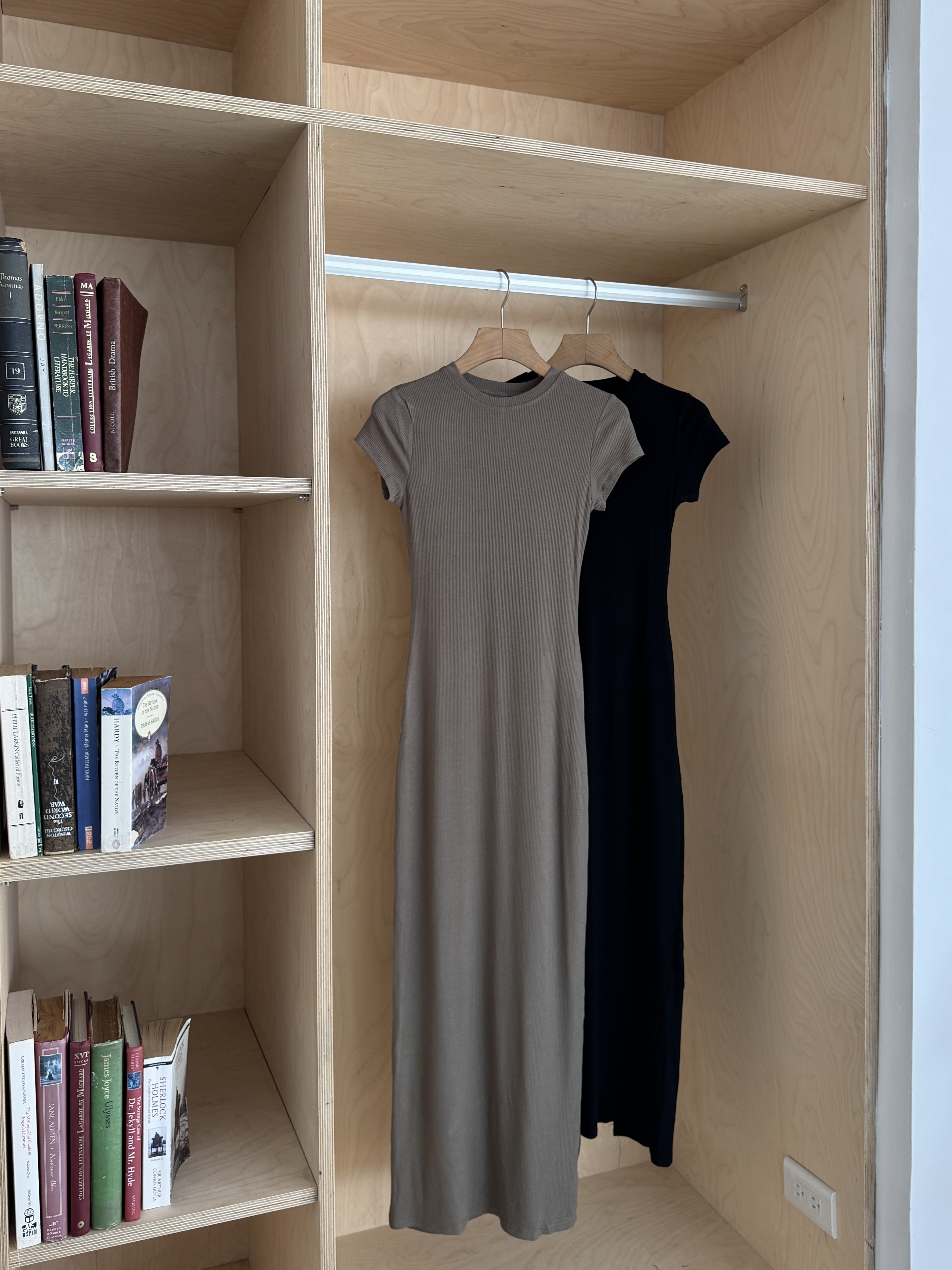 歐美圓領開衩長洋裝(2色)