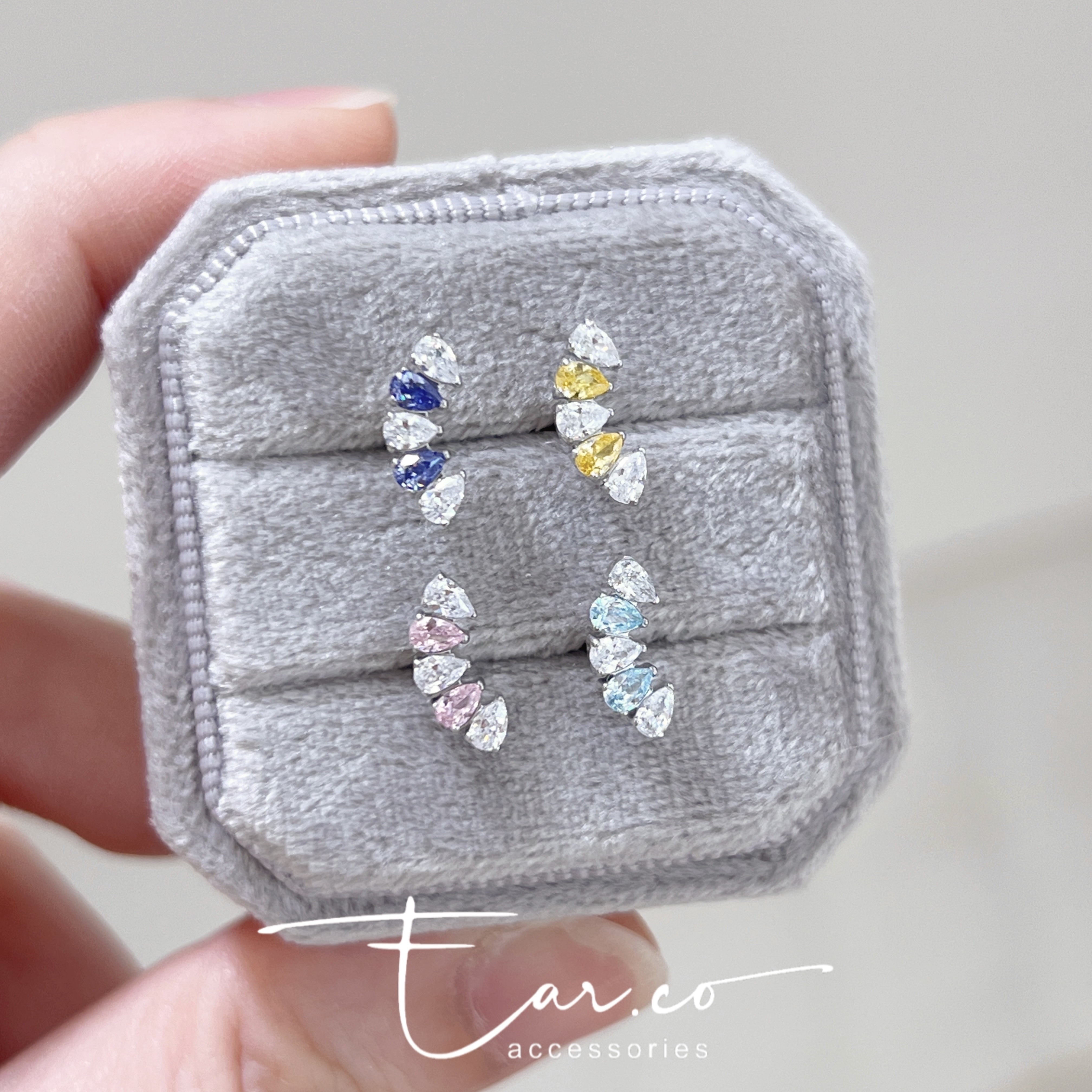 水滴拼色弧形<外層鍍白金!> 平頭耳門/耳珠/耳骨釘 [G23 Titanium]