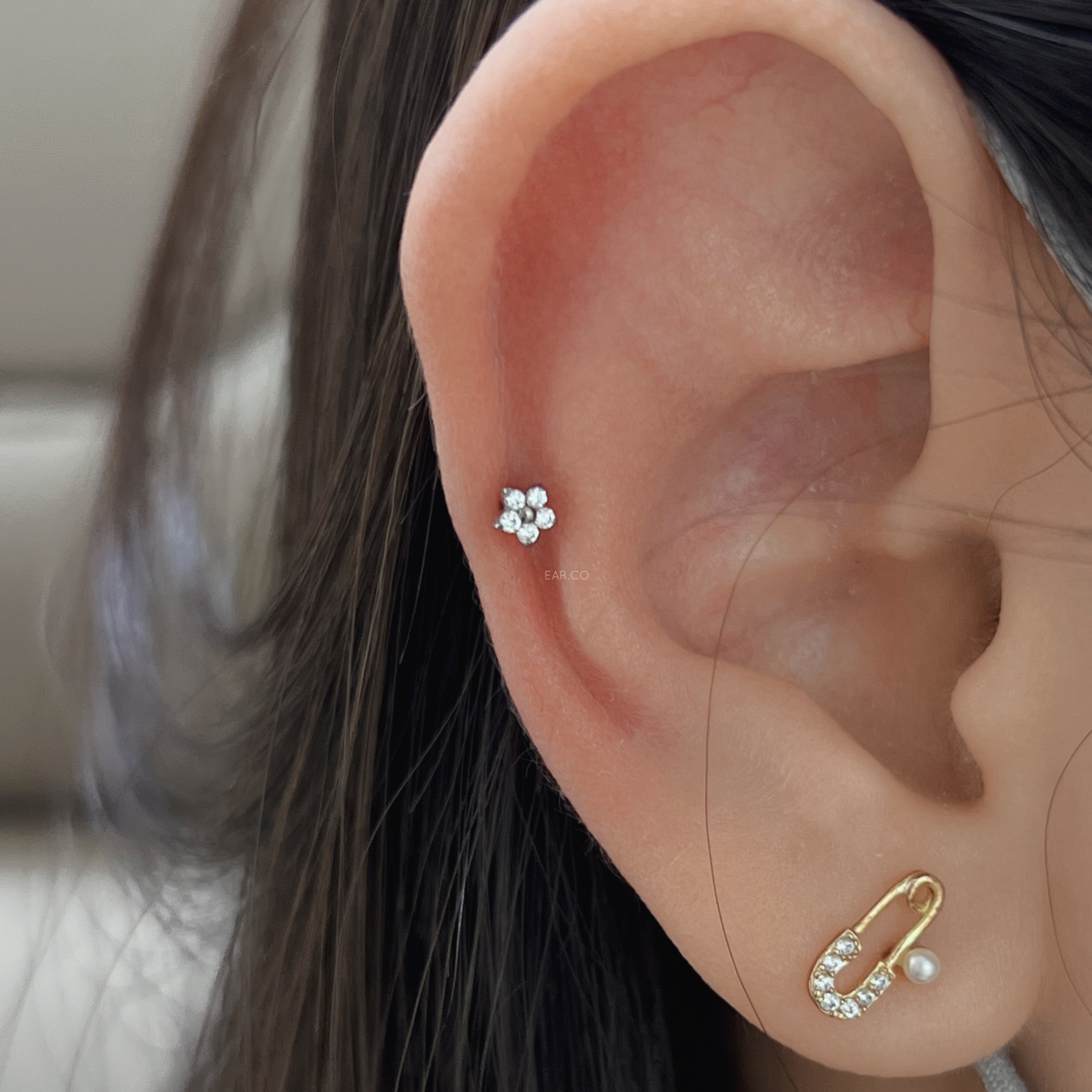超迷你小花平頭耳門/耳珠/耳骨釘 [G23 Titanium]