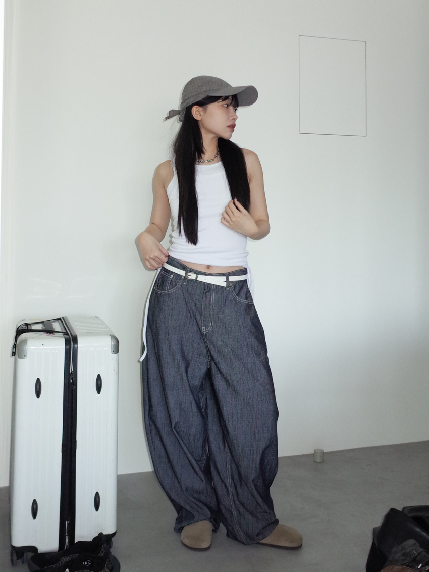 denim-style wide trousers with a soft texture and classic red tag in INDIGO