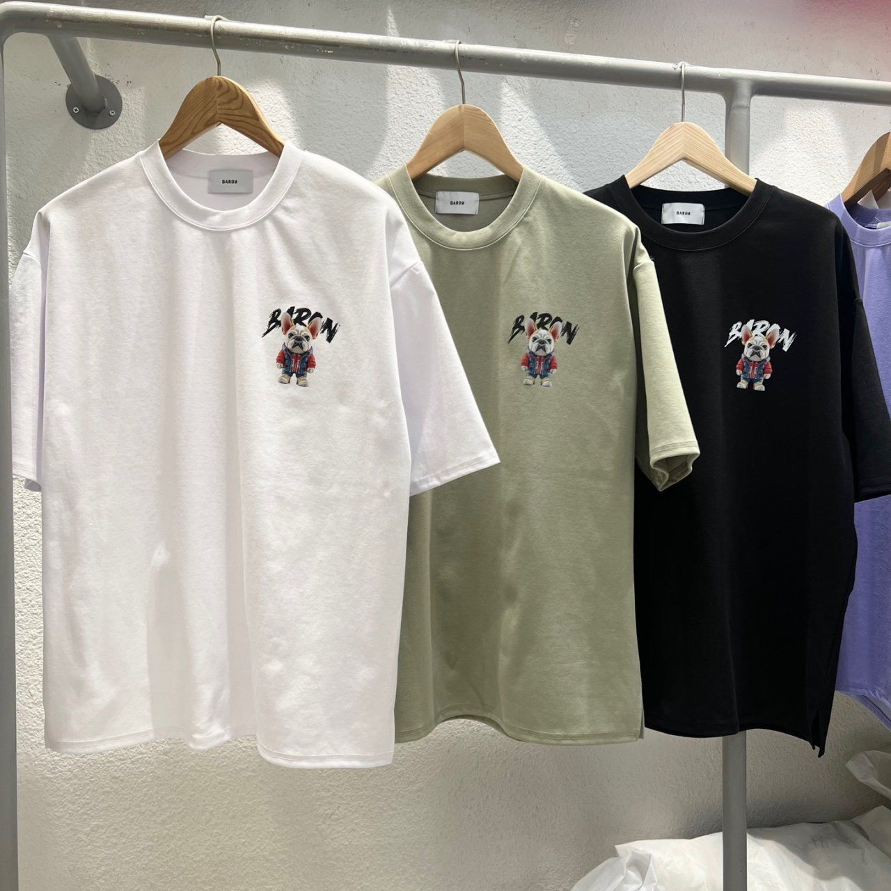 狗仔圖案英文字短袖Tee BARON-181T