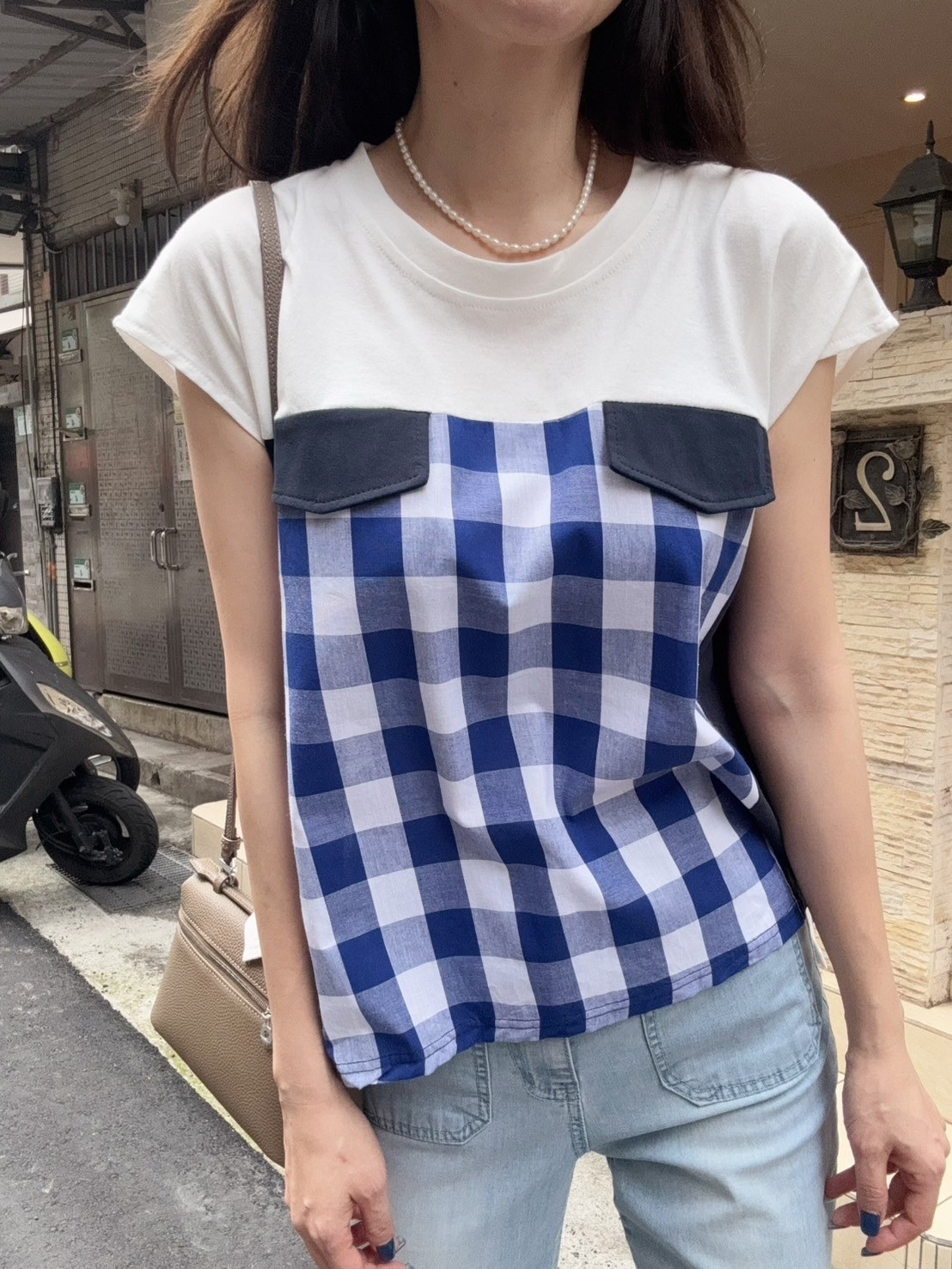 Baby系列 B05021 現貨-肉肉女孩必買假口袋格紋拼接上衣