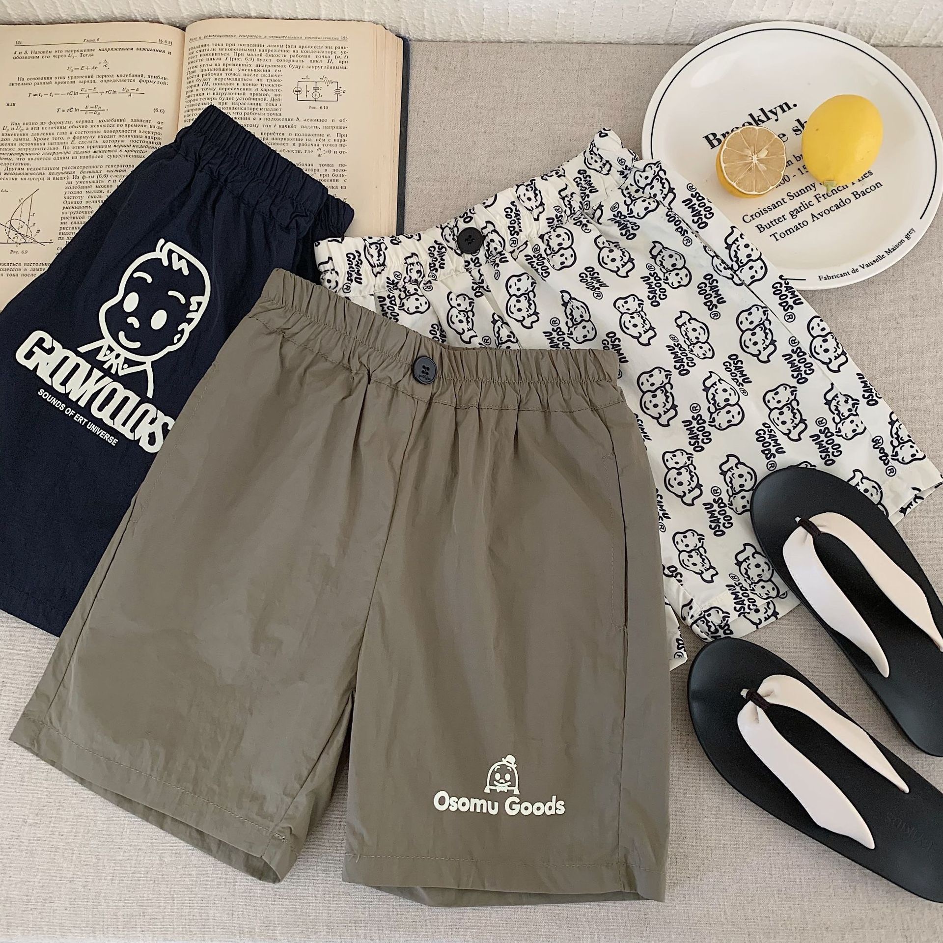 日系童趣塗鴉短褲