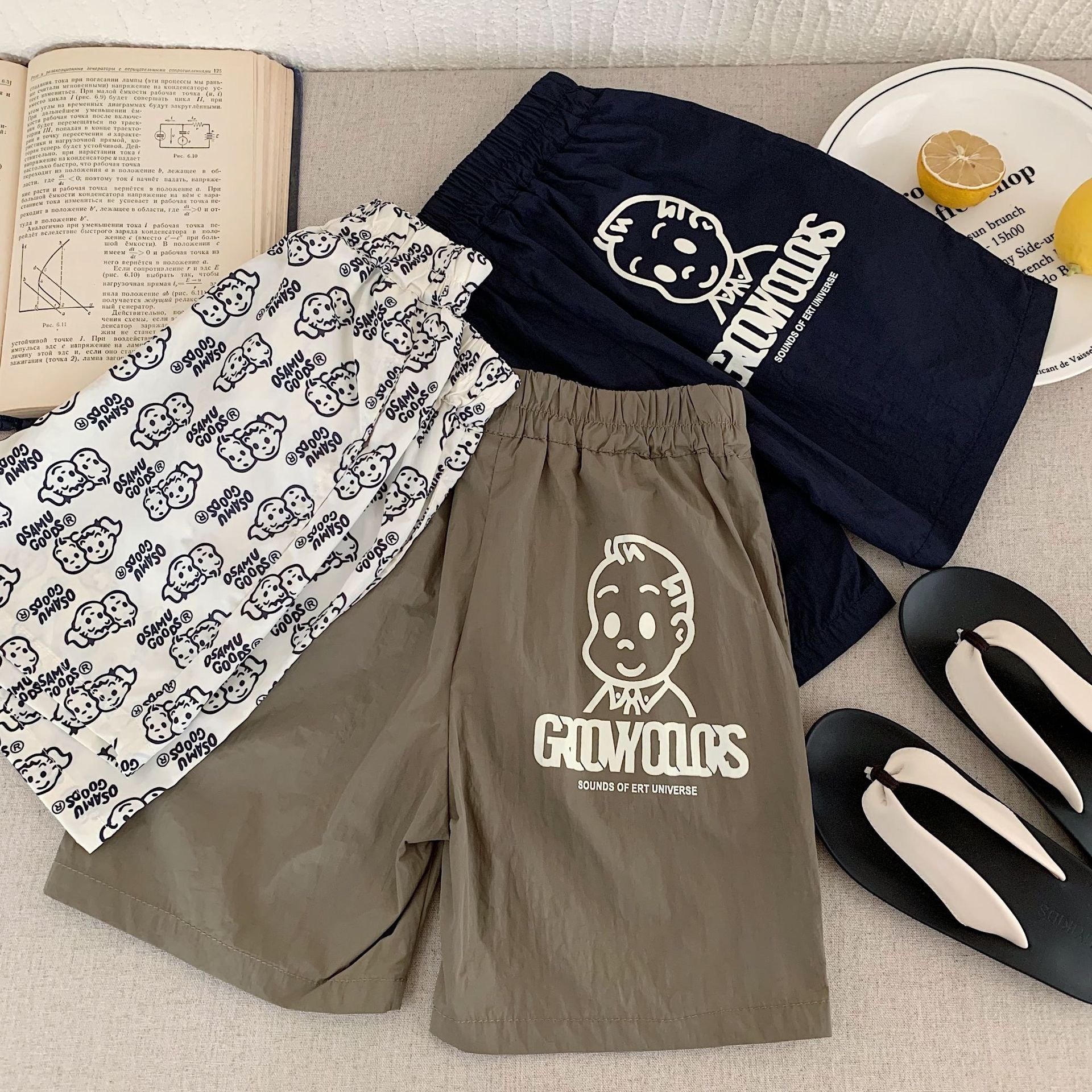 日系童趣塗鴉短褲