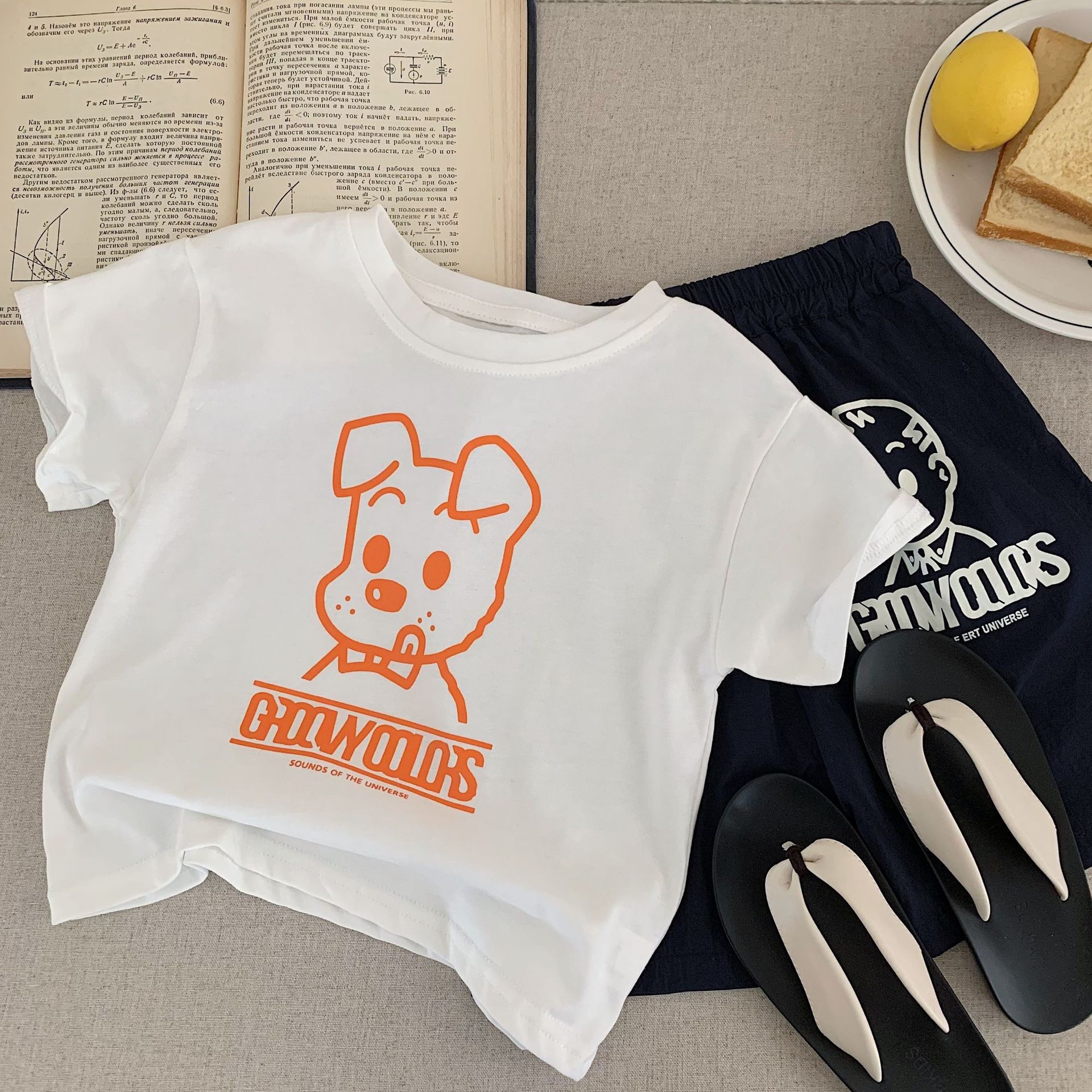 日系童趣塗鴉上衣