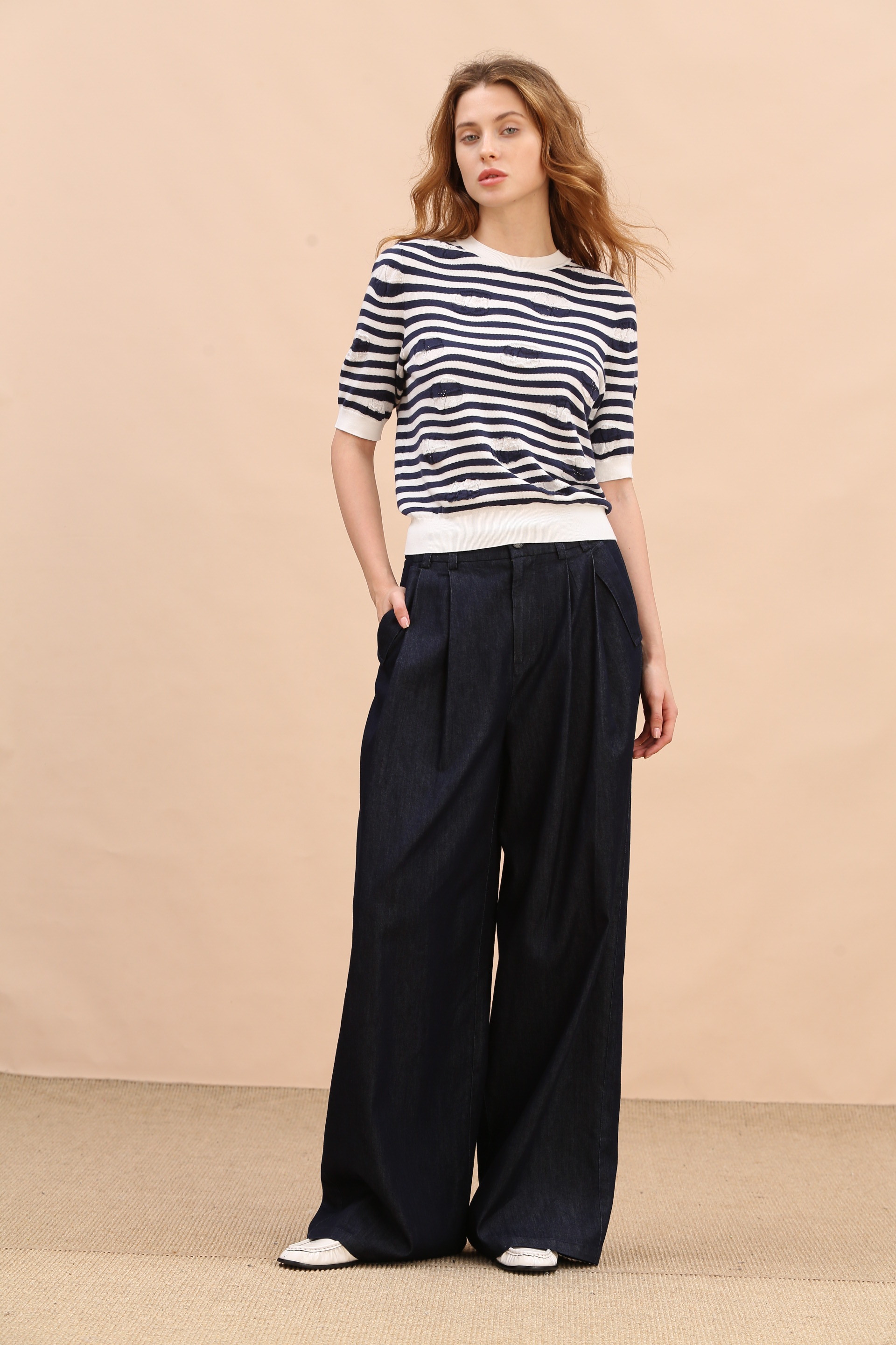 BE10260A1 線條壓紋logo上衣