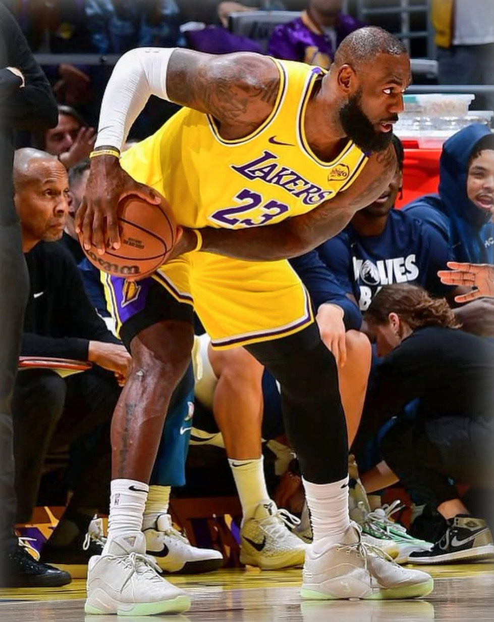 男鞋 NIKE LEBRON XXII 'Vapor Green' 灰卡其綠 緩震 實戰 運動 籃球鞋【FZ1095-002】